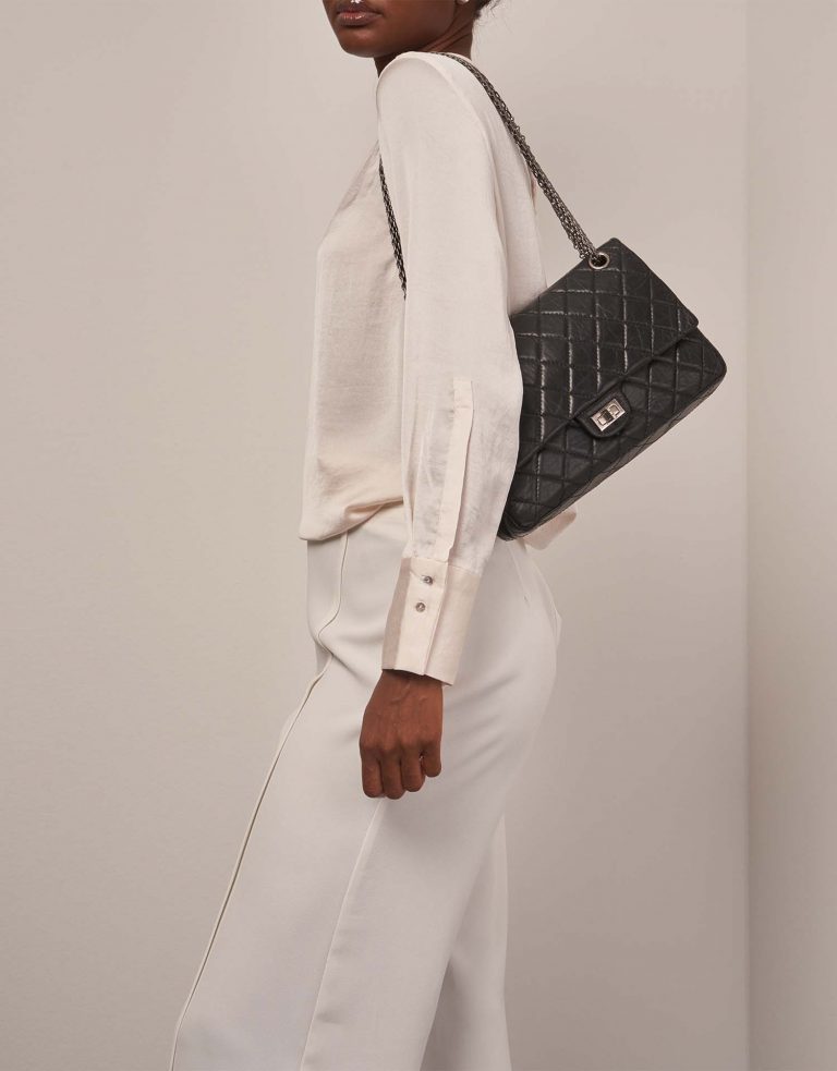 Chanel 255 226 Black Front  | Sell your designer bag on Saclab.com