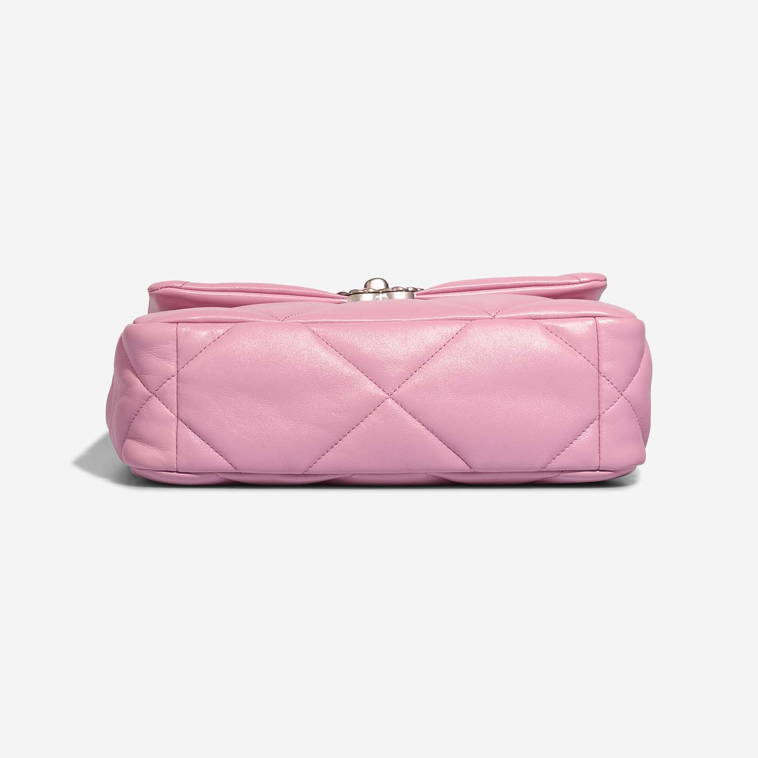 Chanel 19 Flapbag Pink Bottom | Sell your designer bag on Saclab.com
