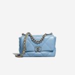 Chanel 19 Flapbag Lightblue Front | Verkaufen Sie Ihre Designer-Tasche auf Saclab.com