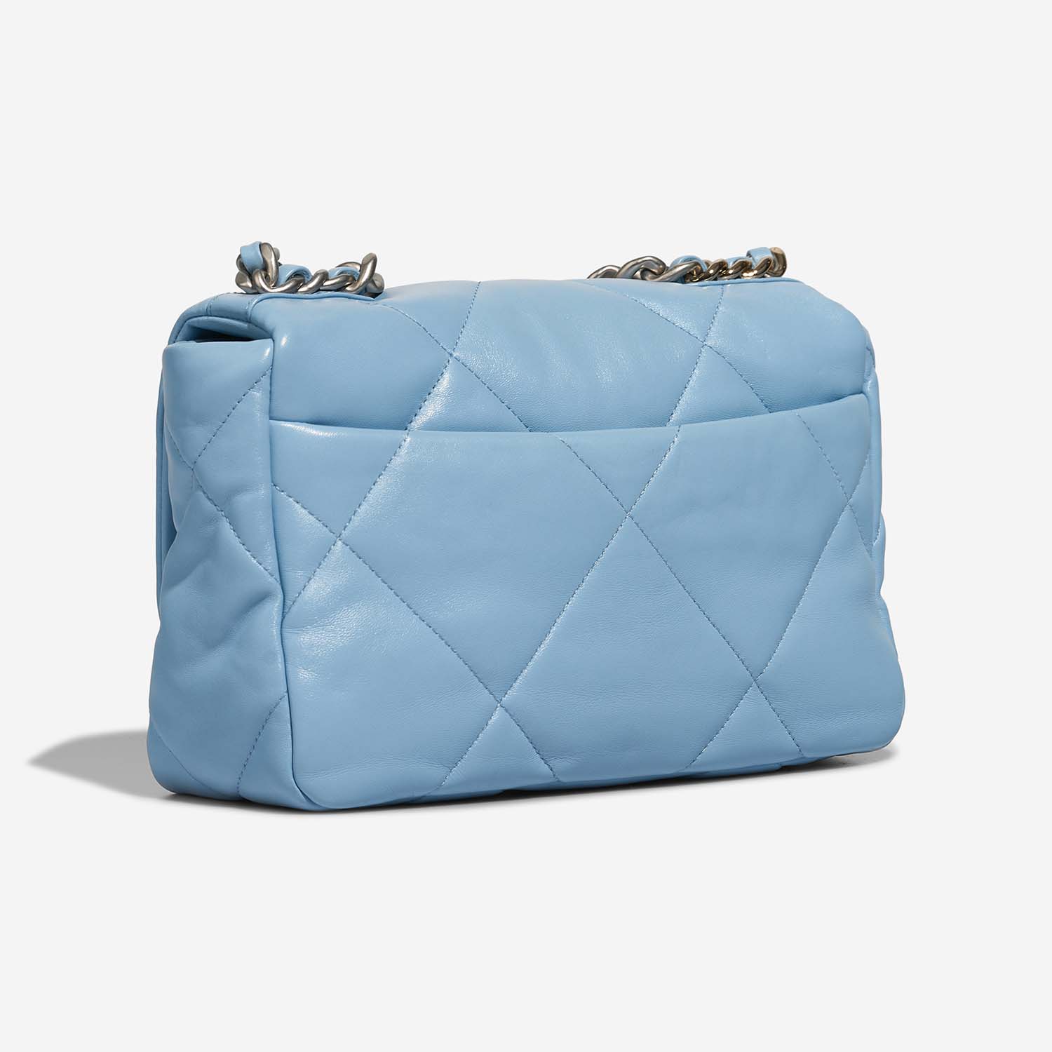 Chanel 19 Flapbag Lightblue Side Back | Sell your designer bag on Saclab.com