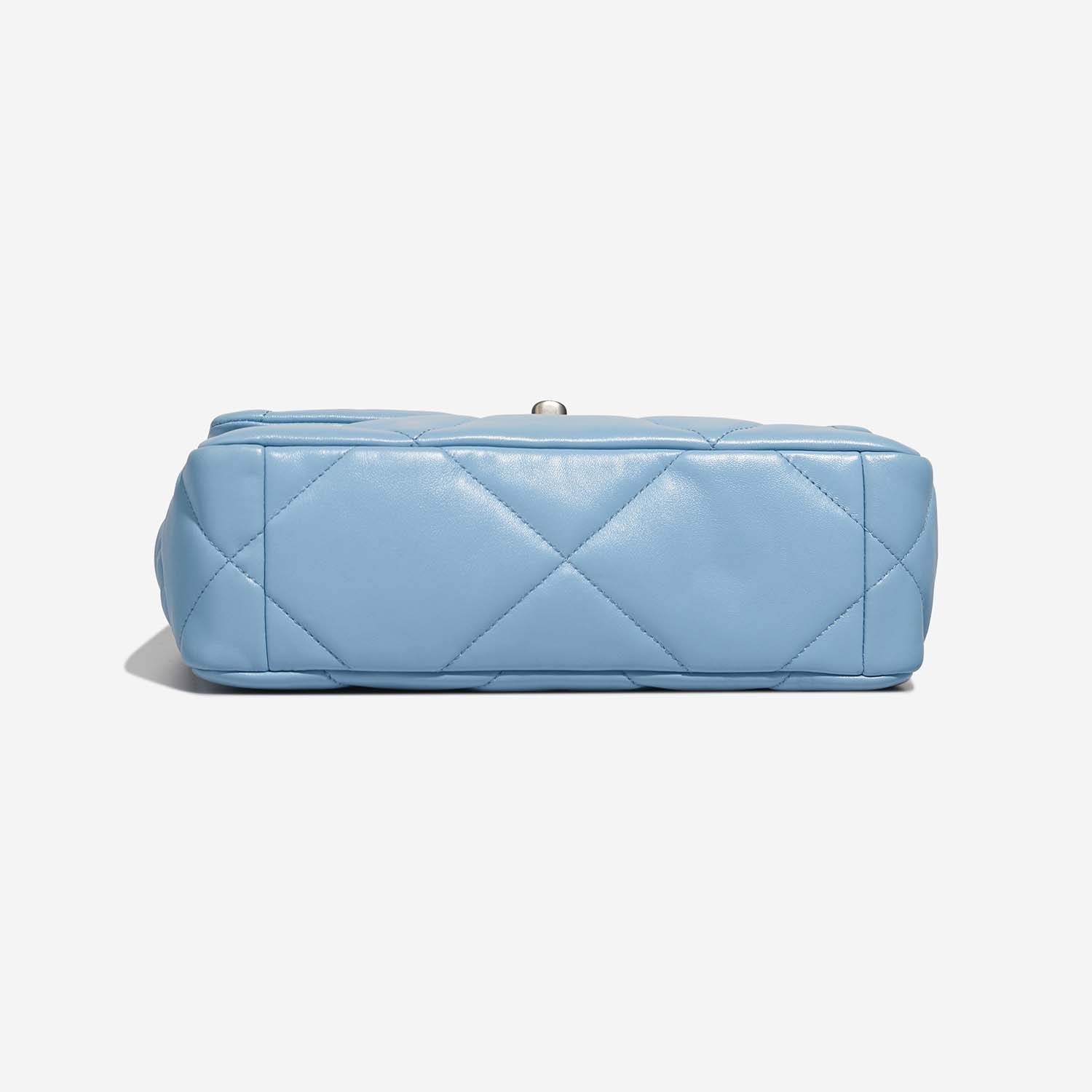 Chanel 19 Flapbag Lightblue Bottom | Sell your designer bag on Saclab.com