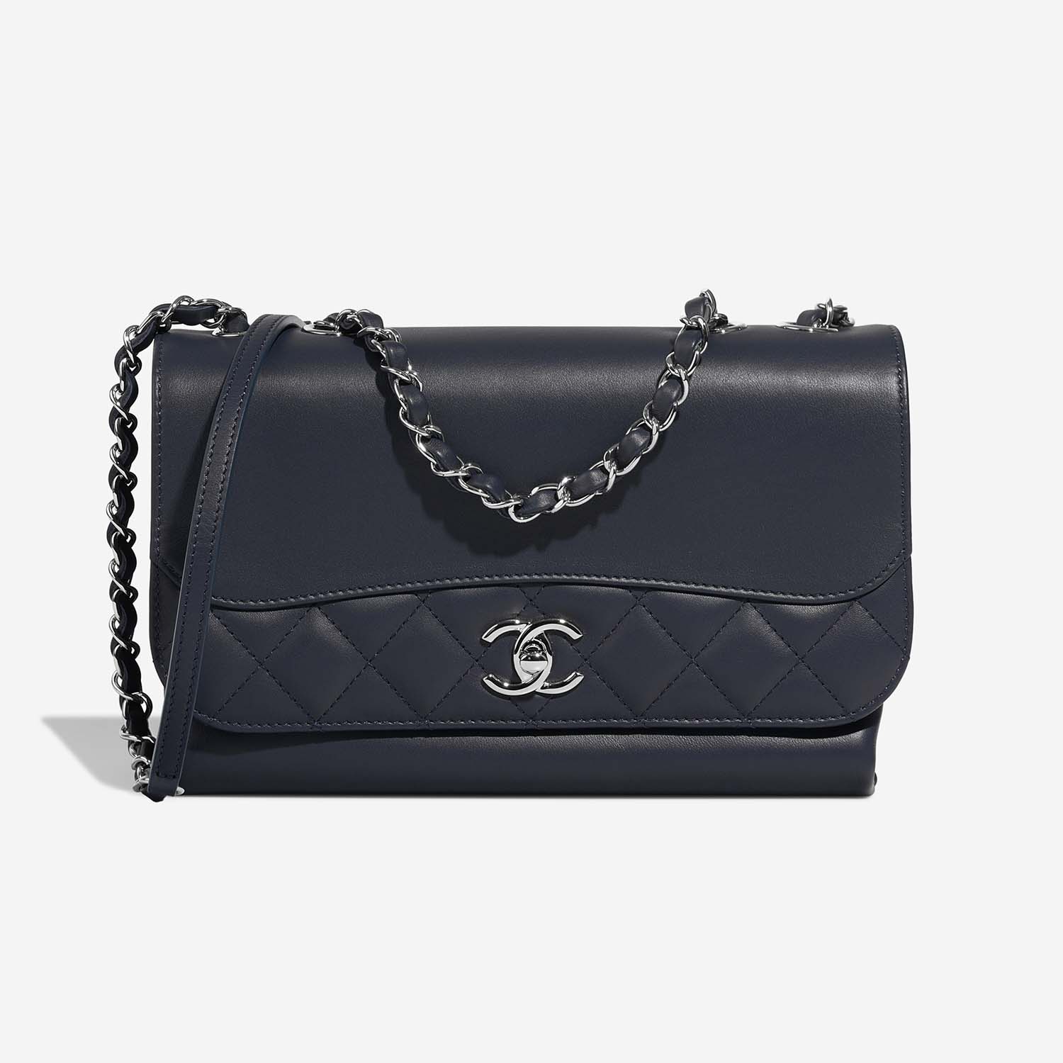 Chanel TimelessTramezzo Medium Navy Front  S | Sell your designer bag on Saclab.com