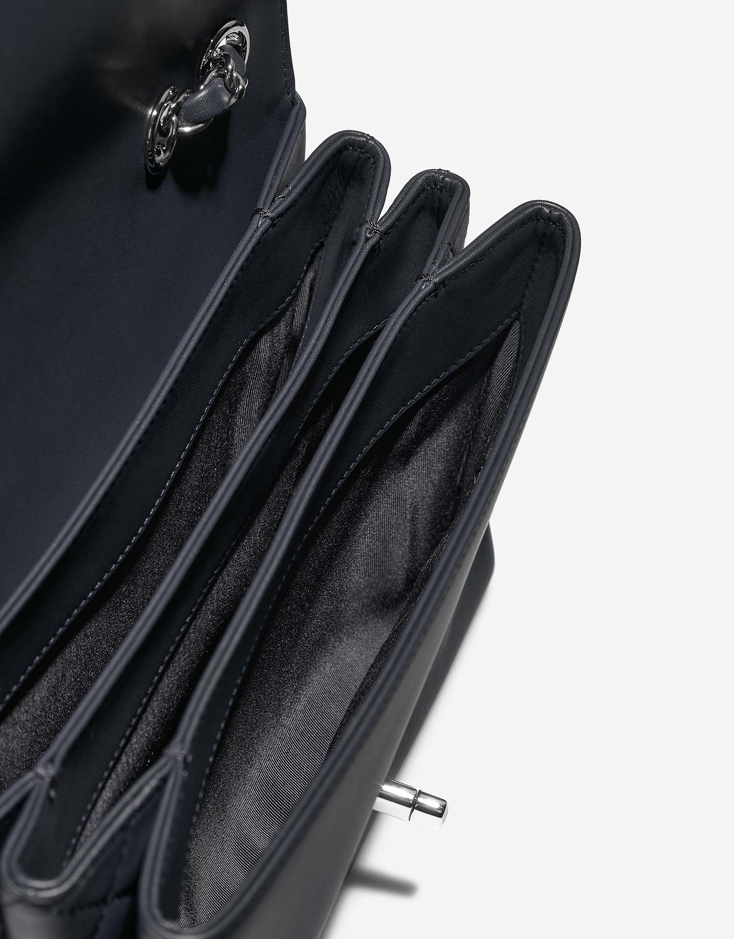 Chanel TimelessTramezzo Medium Navy Inside  | Sell your designer bag on Saclab.com