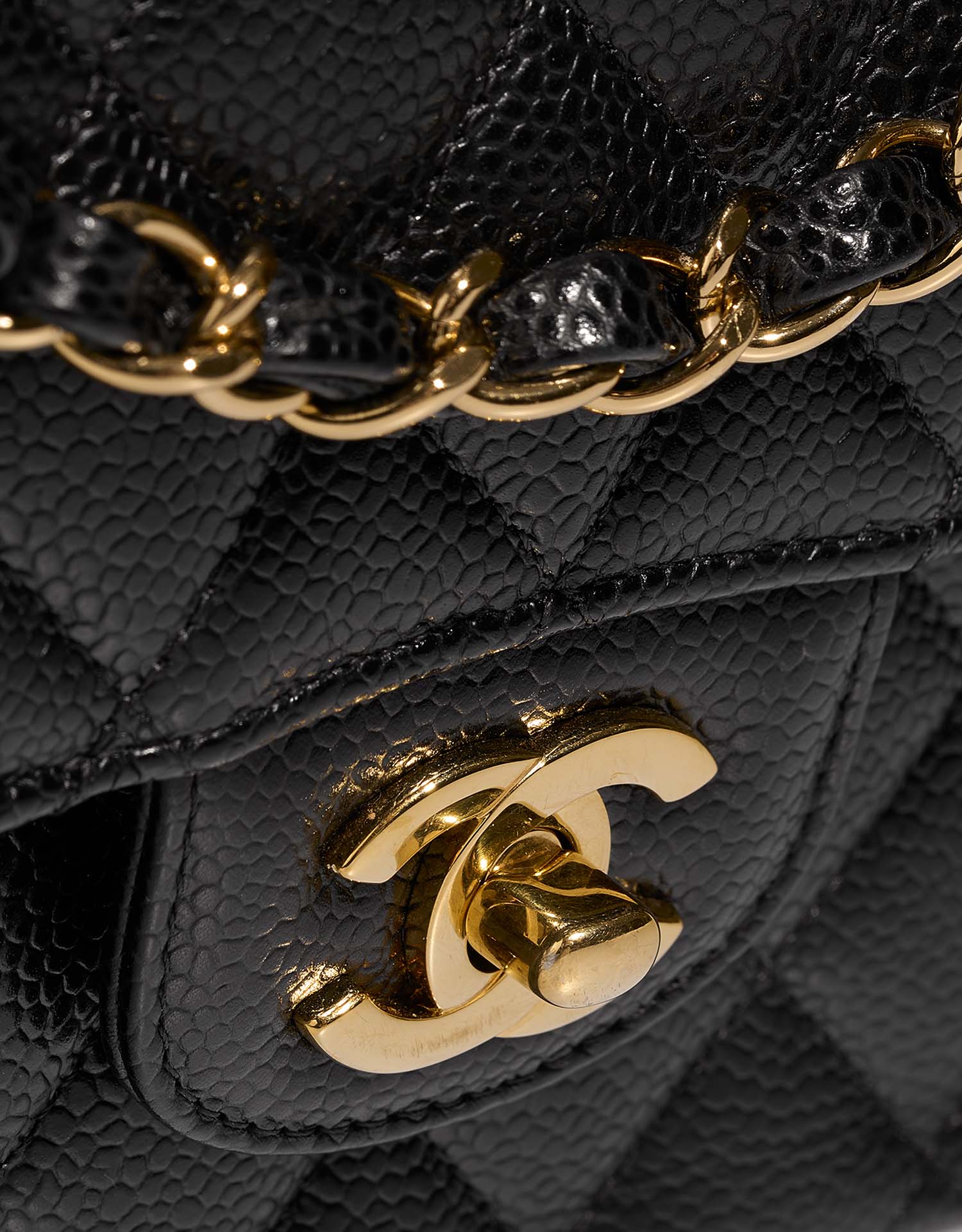 Chanel Timeless Medium Schwarz Verschluss-System | Verkaufen Sie Ihre Designer-Tasche auf Saclab.com