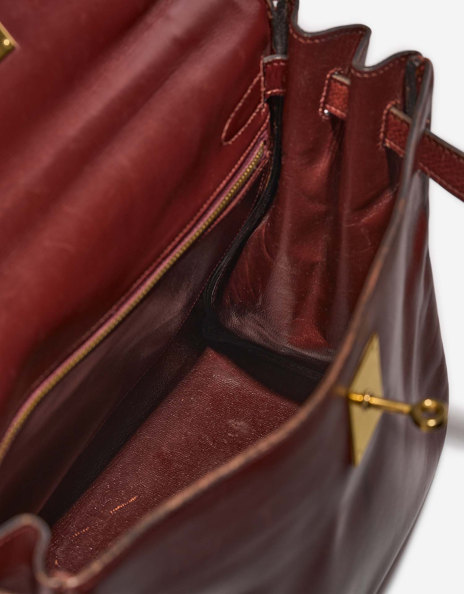 Hermès Kelly 32 RougeH Inside | Vendez votre sac de créateur sur Saclab.com