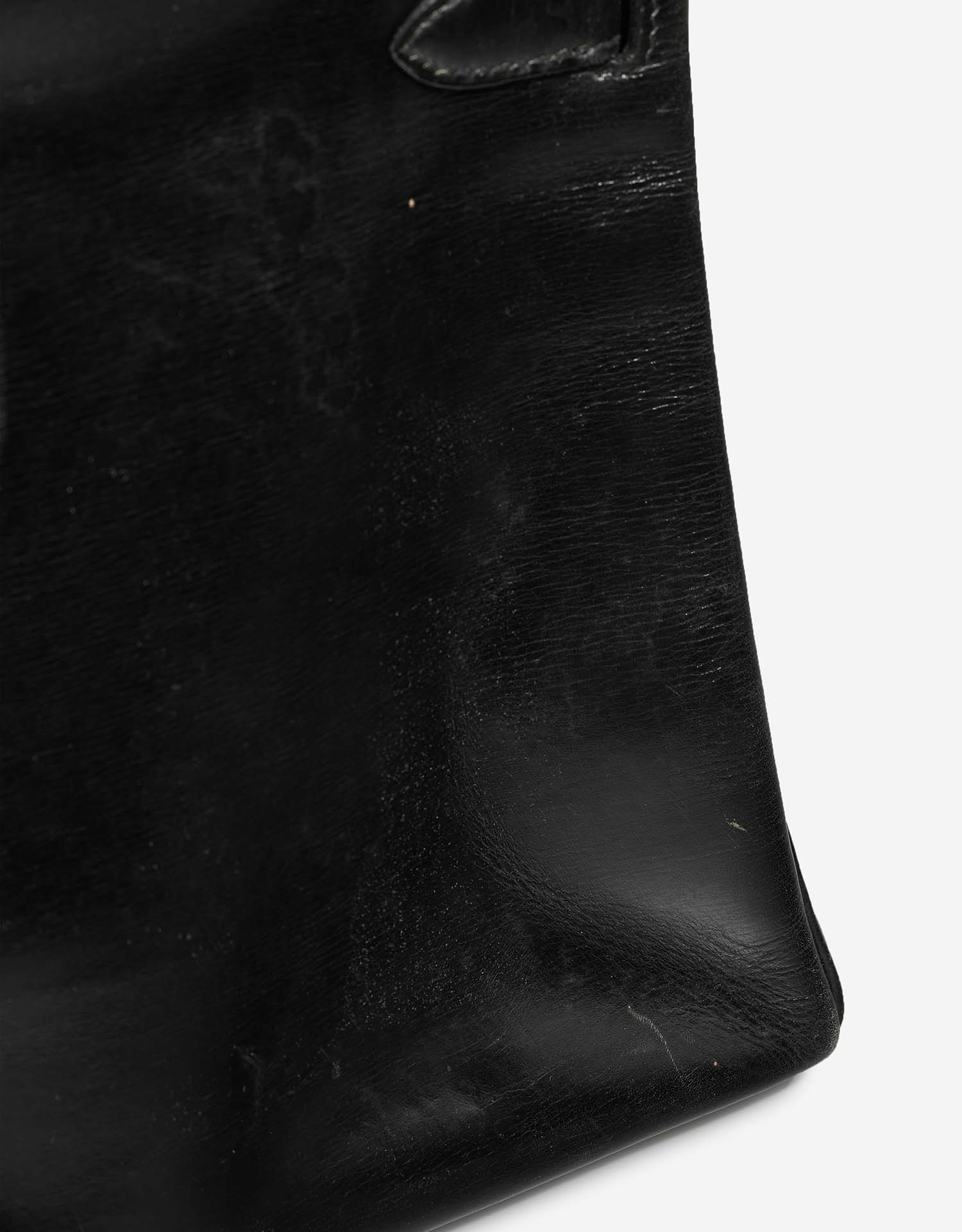 Hermès Kelly 32 Black signs of wear| Sell your designer bag on Saclab.com