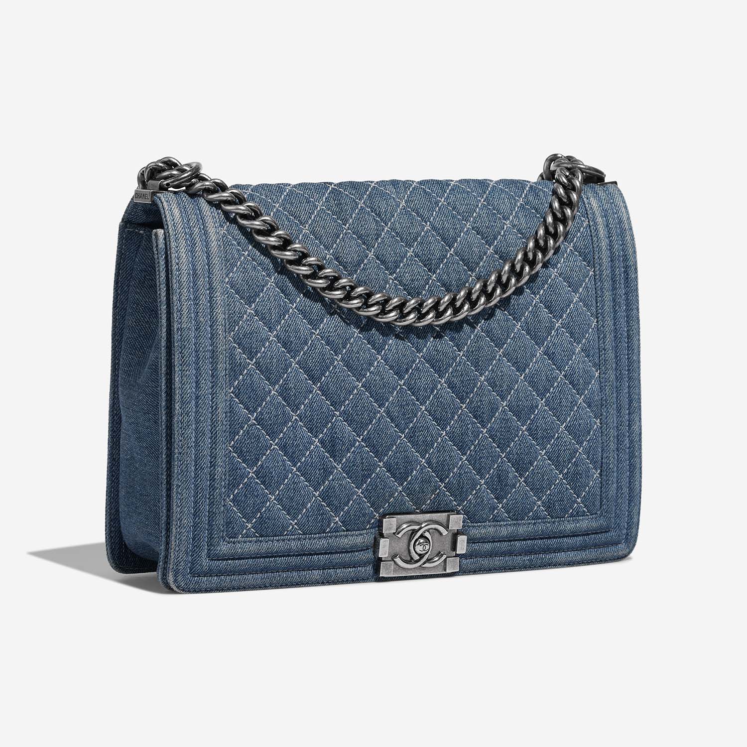 Chanel Boy Large Blue Side Front  | Sell your designer bag on Saclab.com