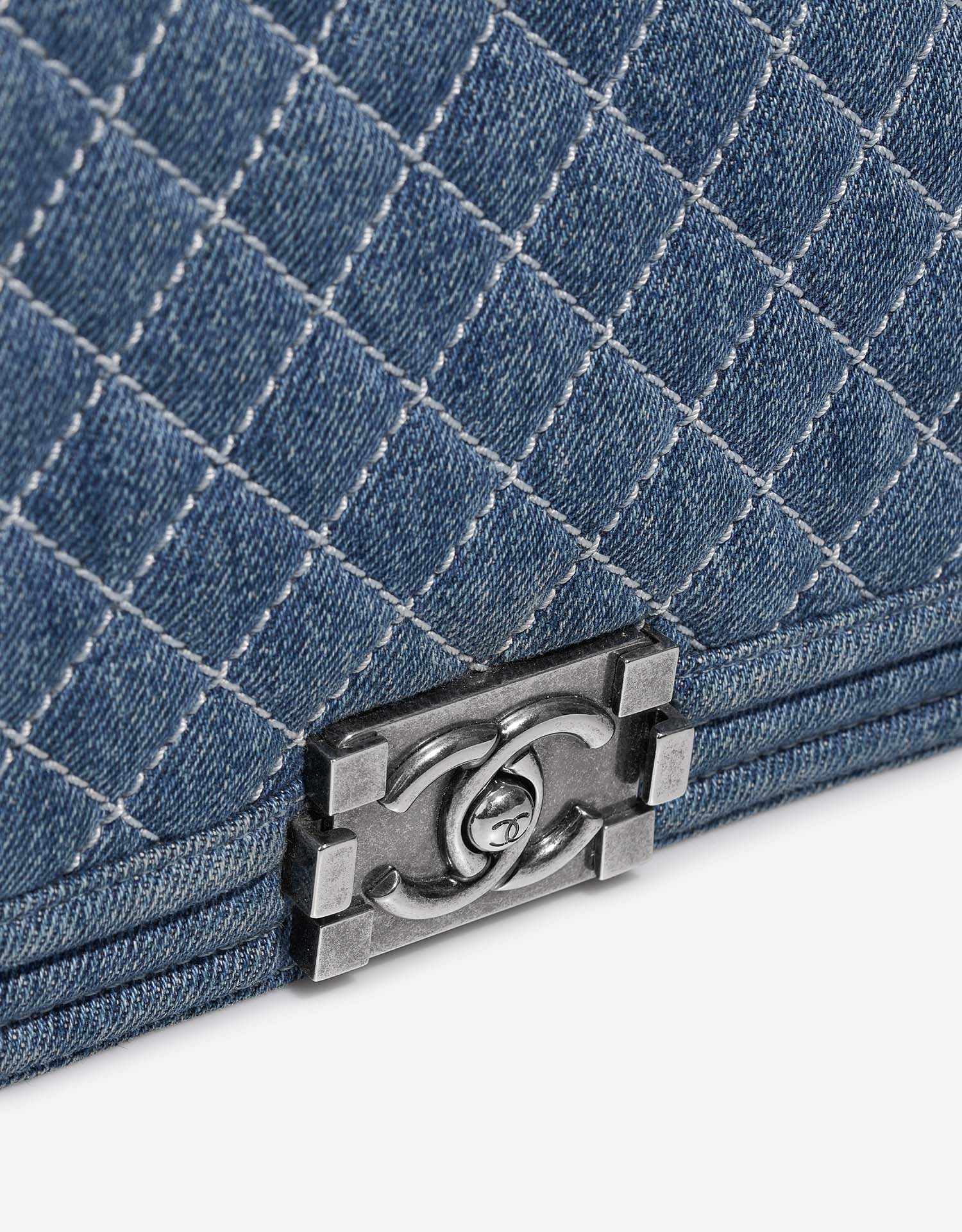 Chanel Boy Large Blue Closing System  | Sell your designer bag on Saclab.com