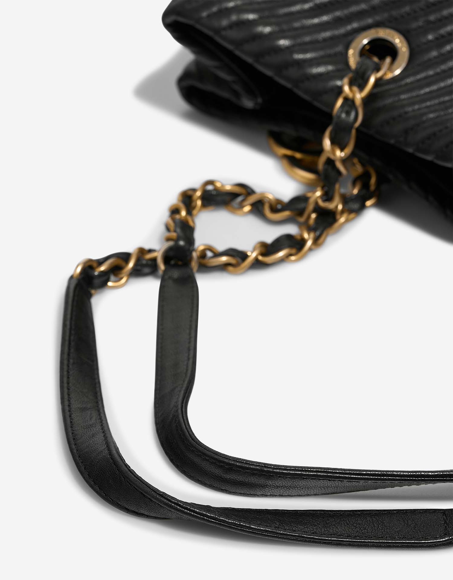 Chanel GST Large Schwarz Gebrauchsspuren 1 | Verkaufen Sie Ihre Designer-Tasche auf Saclab.com