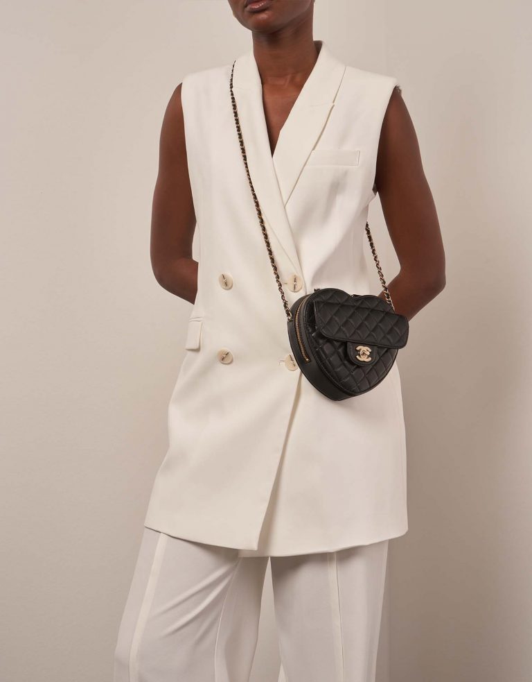 Chanel TimelessHeart Medium Black Front  | Sell your designer bag on Saclab.com