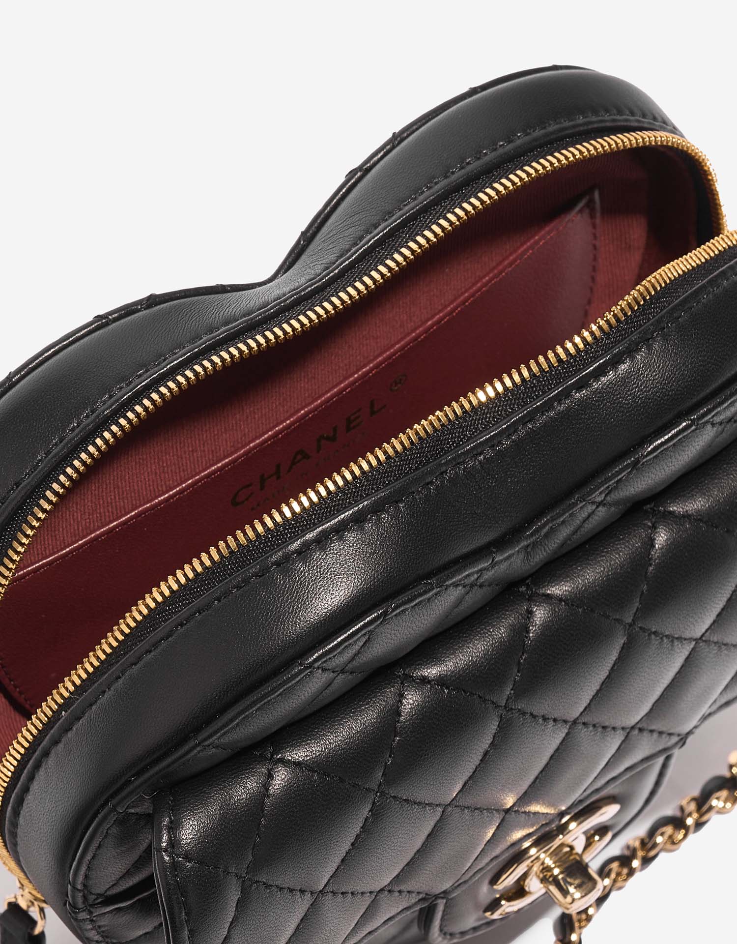 Chanel TimelessHeart Medium Black Inside  | Sell your designer bag on Saclab.com