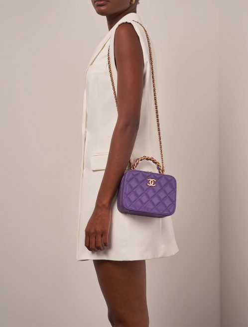 Chanel Vanity Small Violet on Model | Sell your designer bag on Saclab.com