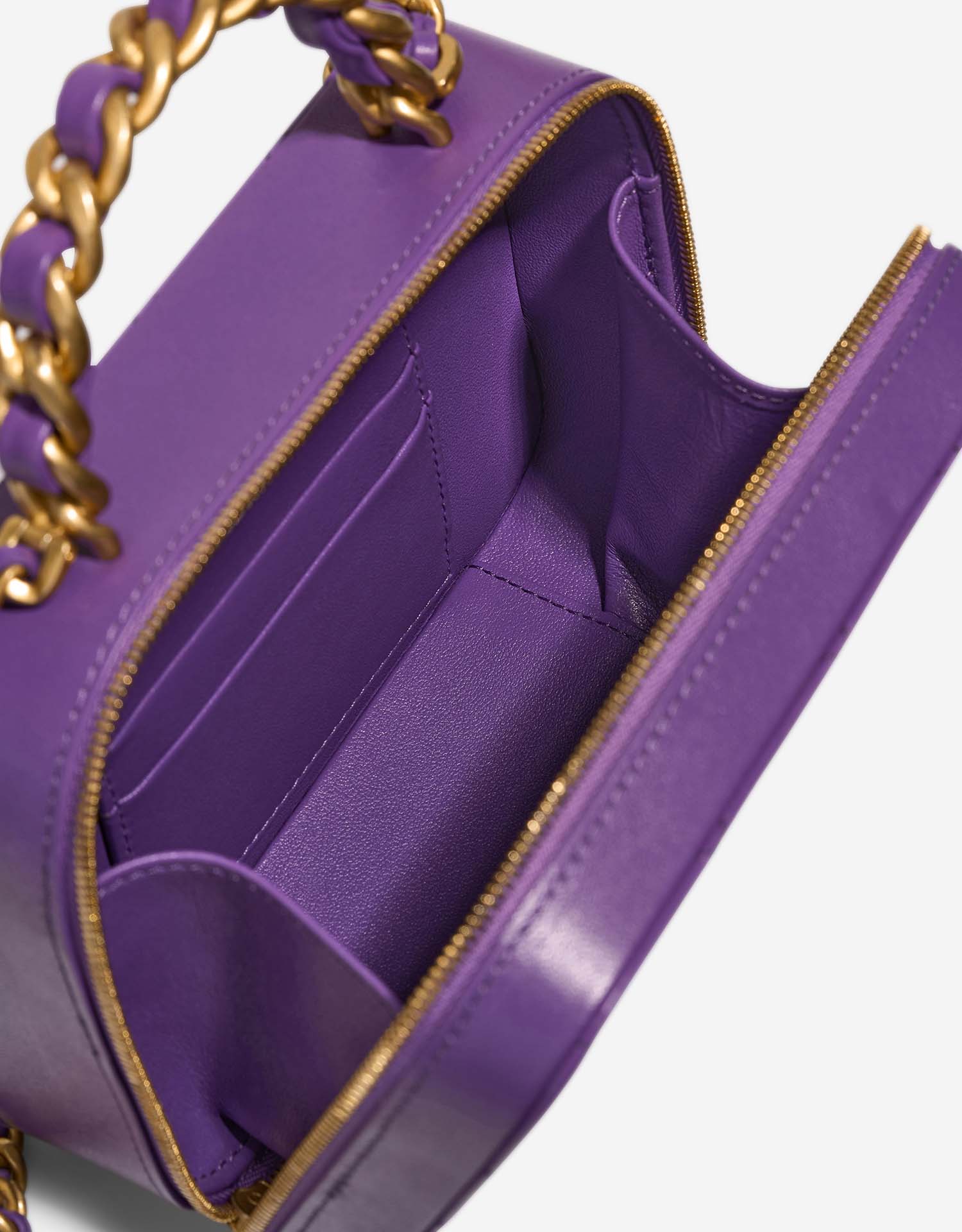 Chanel Vanity Small Violet Inside  | Sell your designer bag on Saclab.com