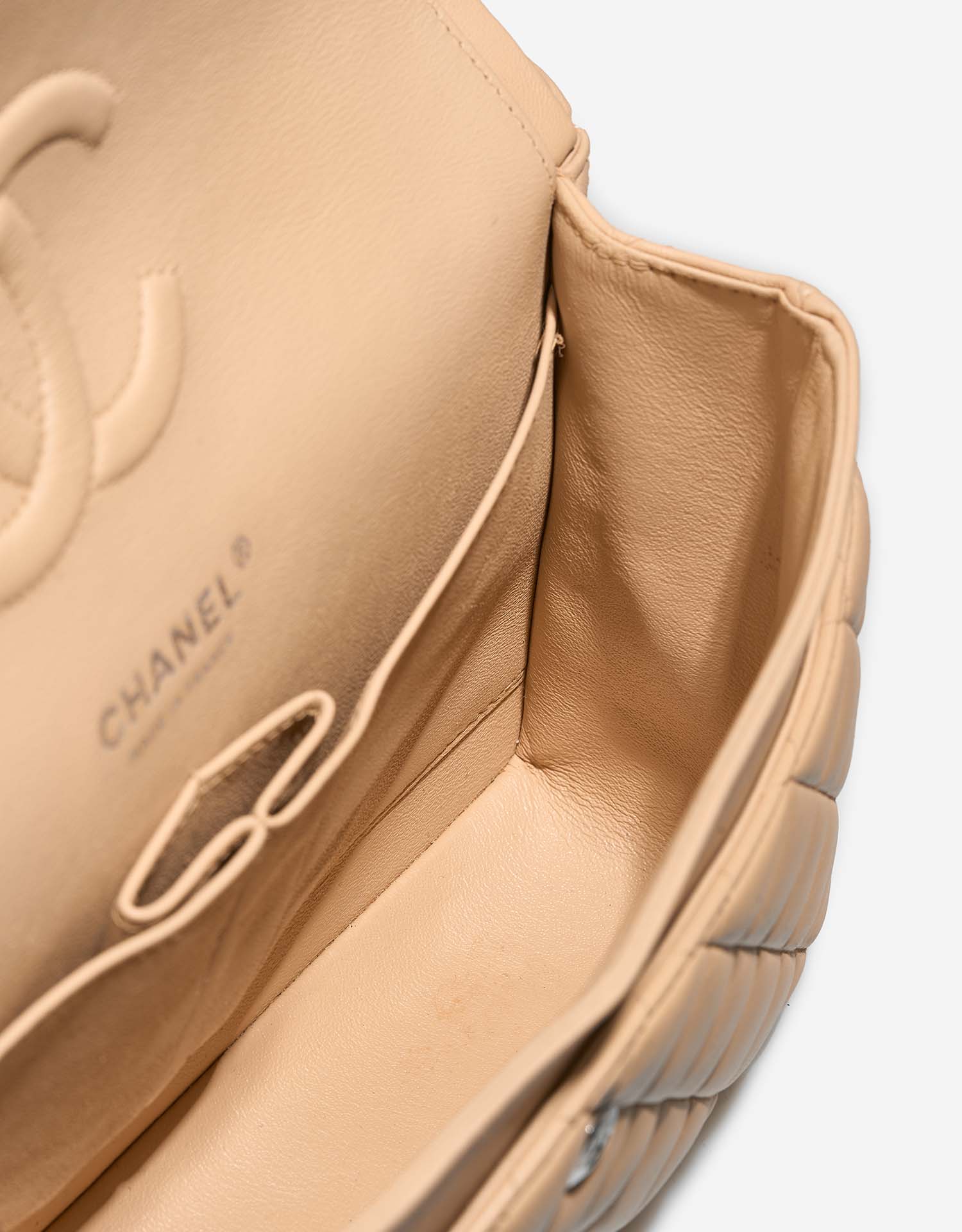 Chanel Timeless Medium Beige Inside  | Sell your designer bag on Saclab.com