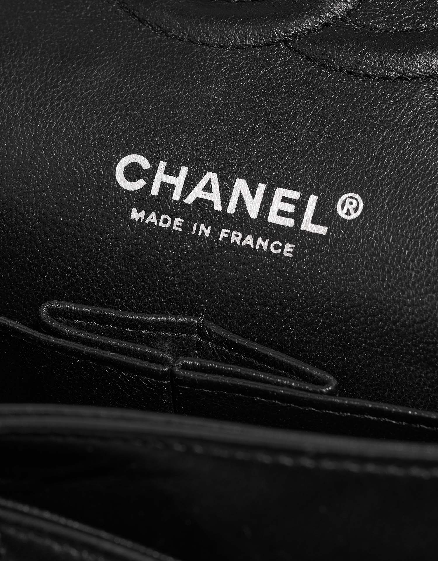 Chanel Timeless Medium Schwarz Logo | Verkaufen Sie Ihre Designer-Tasche auf Saclab.com