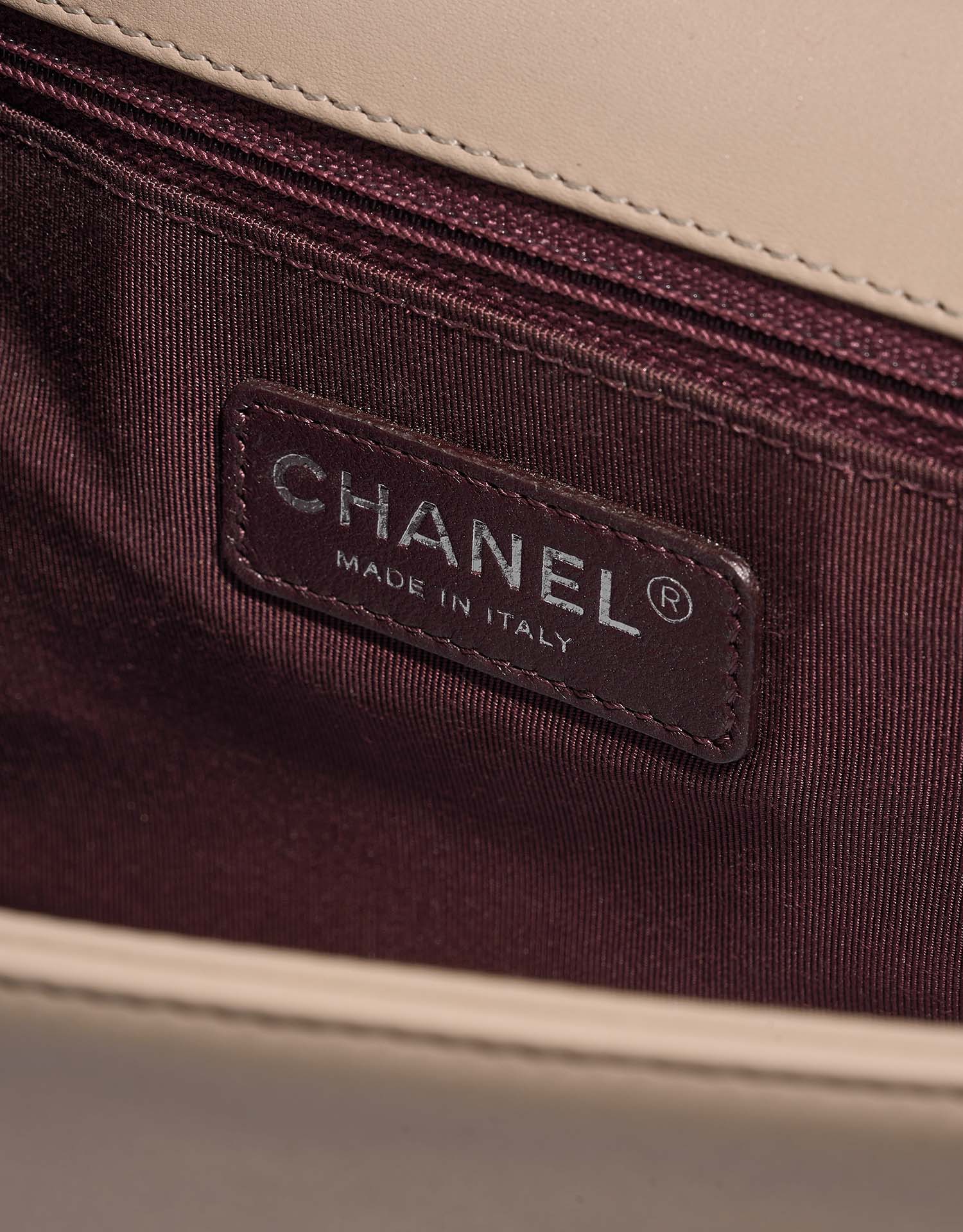Chanel Boy NewMedium Beige Logo  | Sell your designer bag on Saclab.com