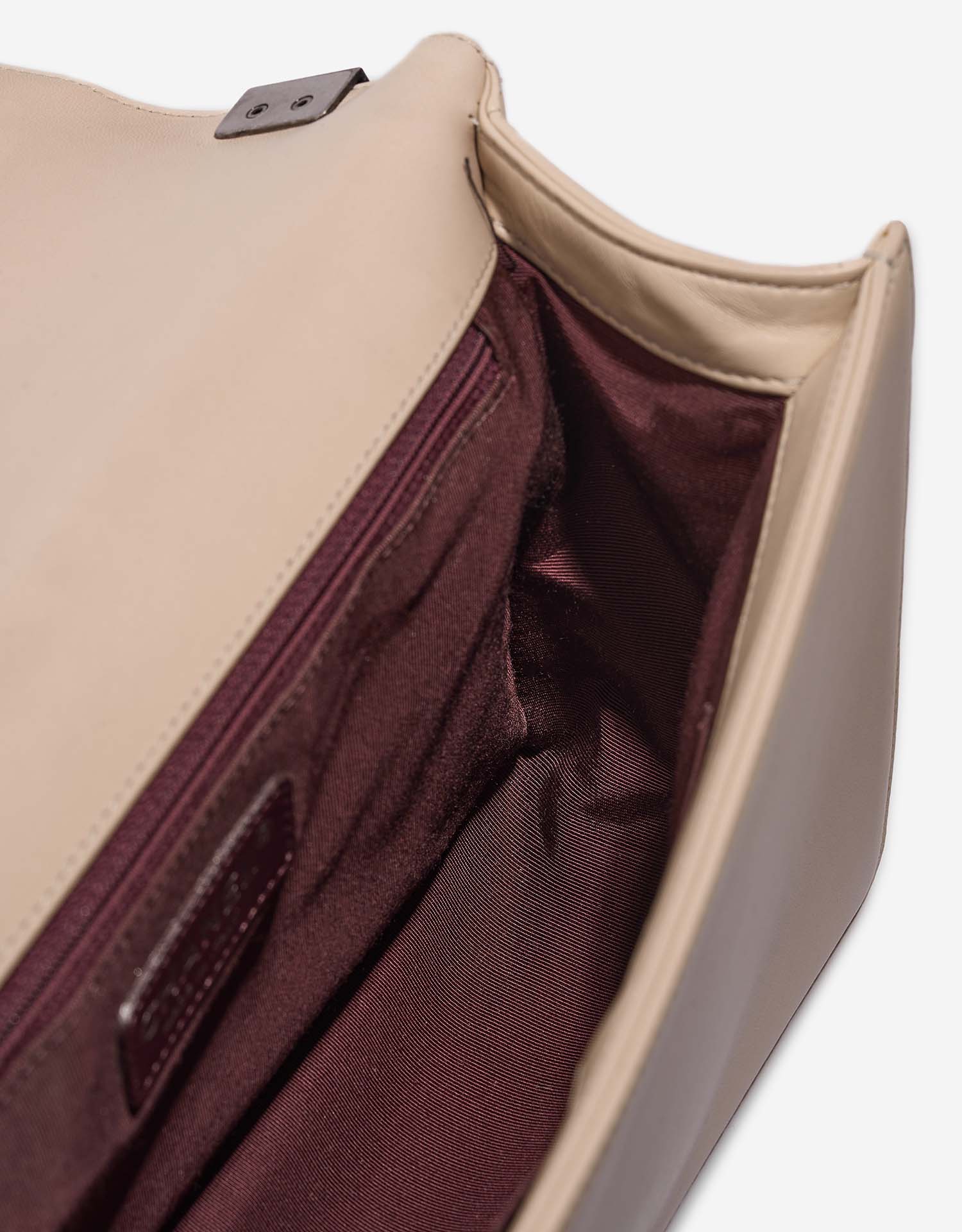 Chanel Boy NewMedium Beige Inside  | Sell your designer bag on Saclab.com