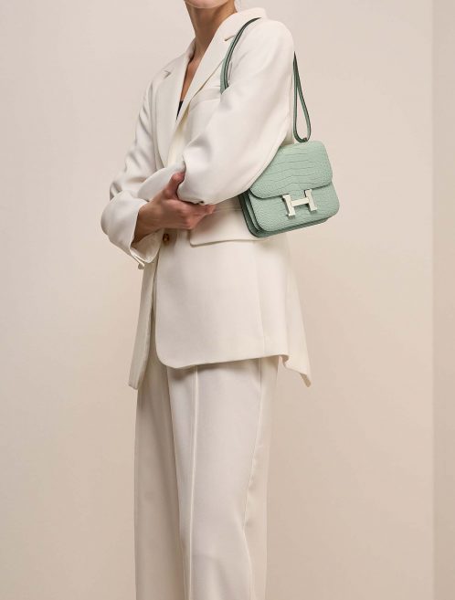Hermès Constance 18 VertD&#039;Eeau auf Model | Verkaufen Sie Ihre Designertasche auf Saclab.com