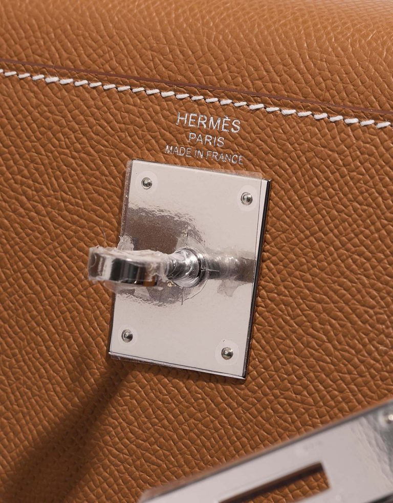 Hermès Kelly 28 Gold Logo  | Sell your designer bag on Saclab.com