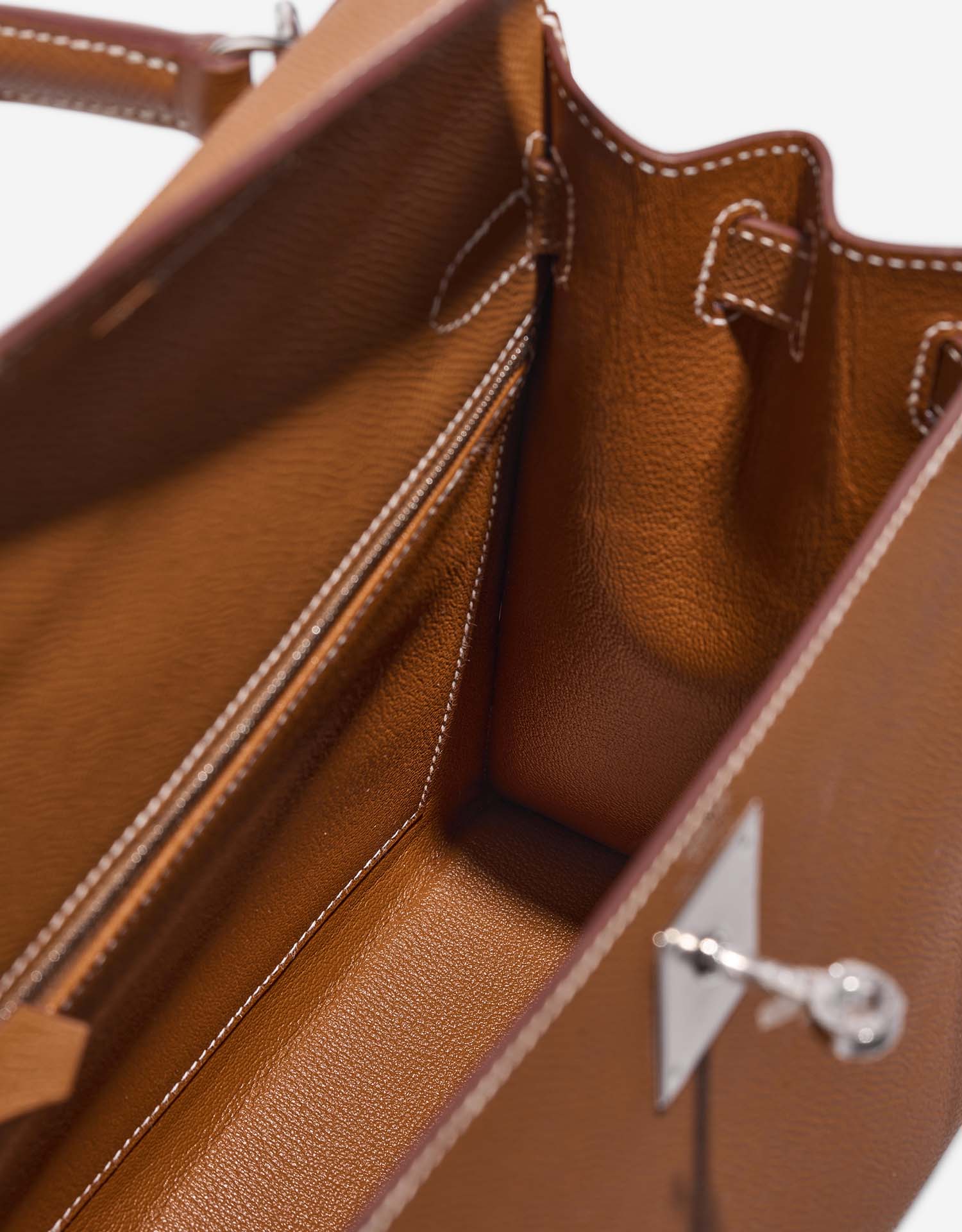 Hermès Kelly 28 Gold Inside  | Sell your designer bag on Saclab.com