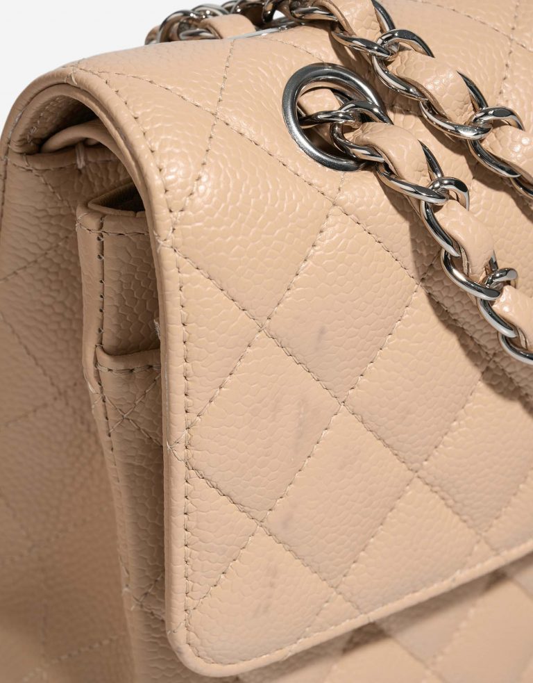 Chanel Timeless Medium Beige signs of wear | Sell your designer bag on Saclab.com