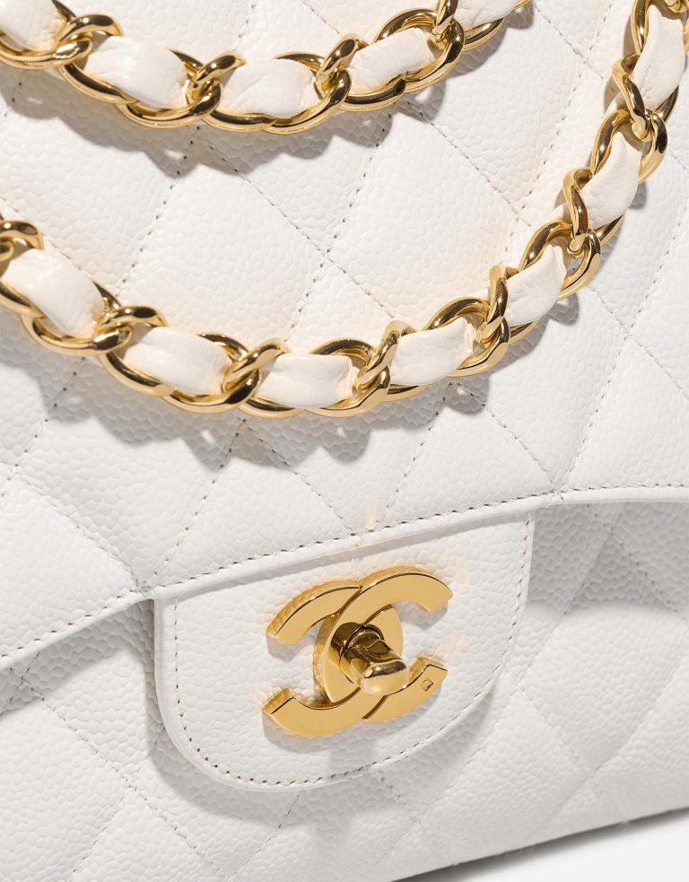 Chanel Timeless Jumbo White Closing System  | Sell your designer bag on Saclab.com