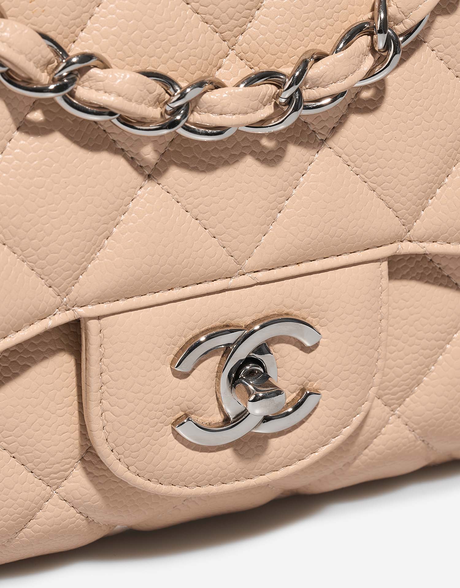Chanel Timeless Jumbo Beige Closing System  | Sell your designer bag on Saclab.com