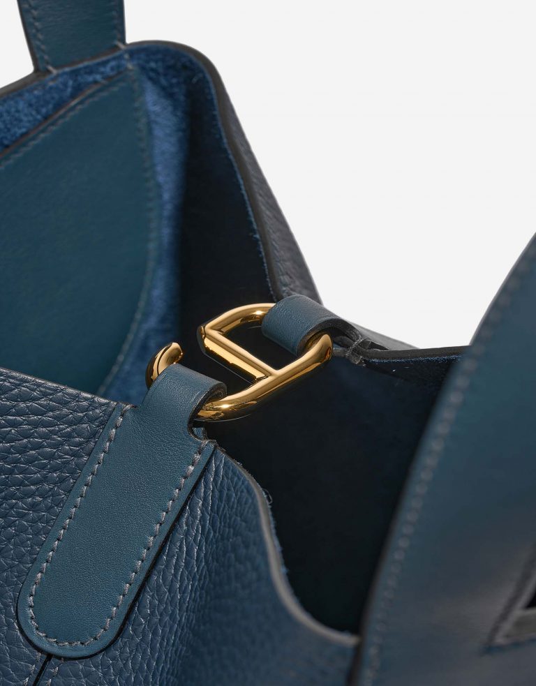 Hermès InTheLoop 23 BleuDePrusse Closing System | Vendez votre sac de créateur sur Saclab.com