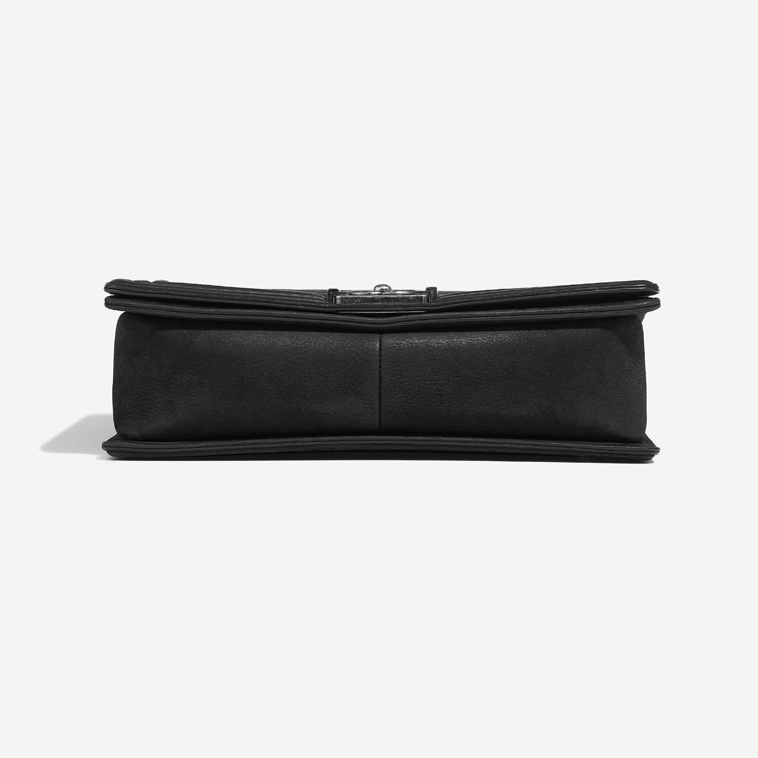 Chanel Boy NewMedium Black Bottom  | Sell your designer bag on Saclab.com