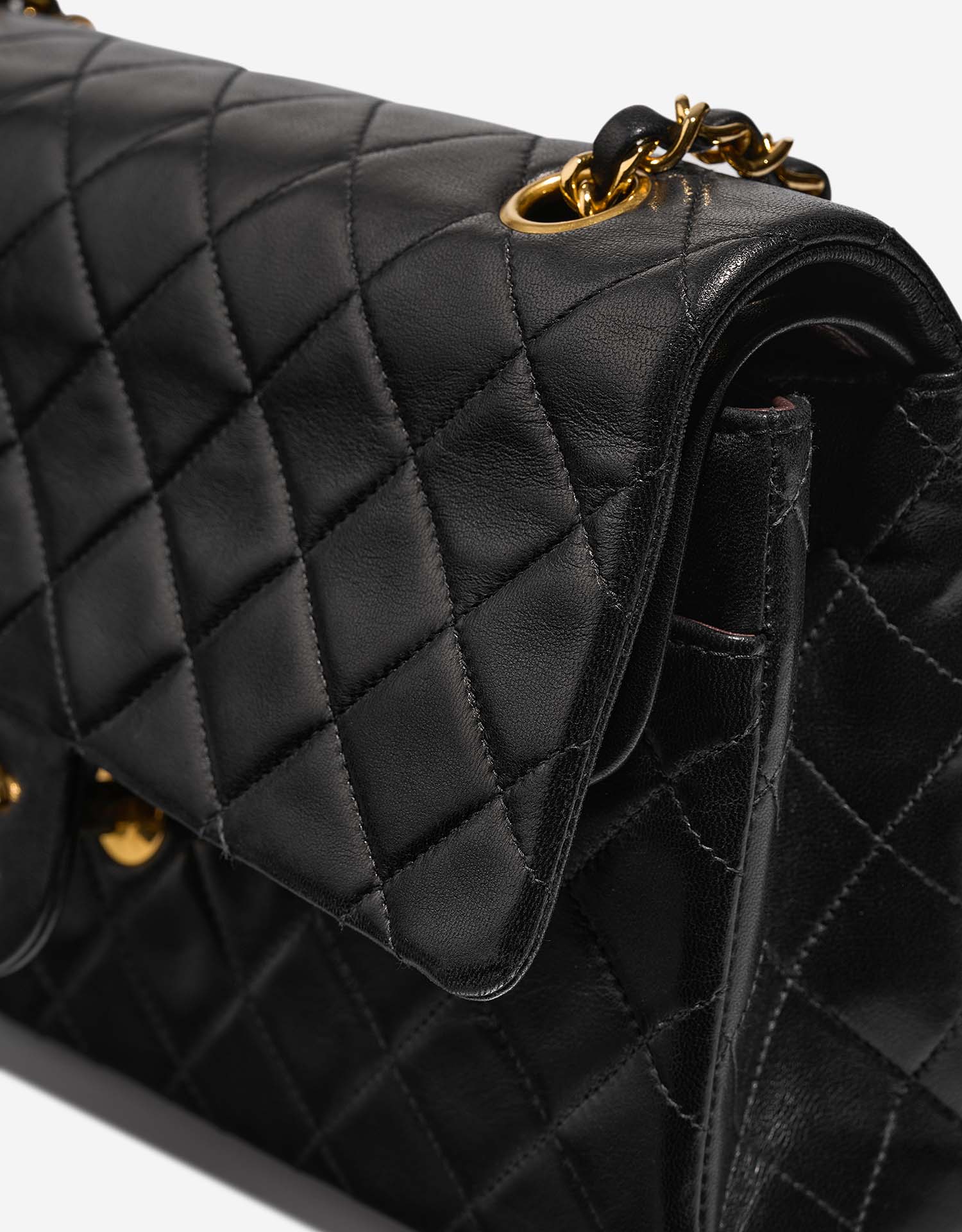 Chanel Timeless Medium Black signs of wear 1 | Sell your designer bag on Saclab.com