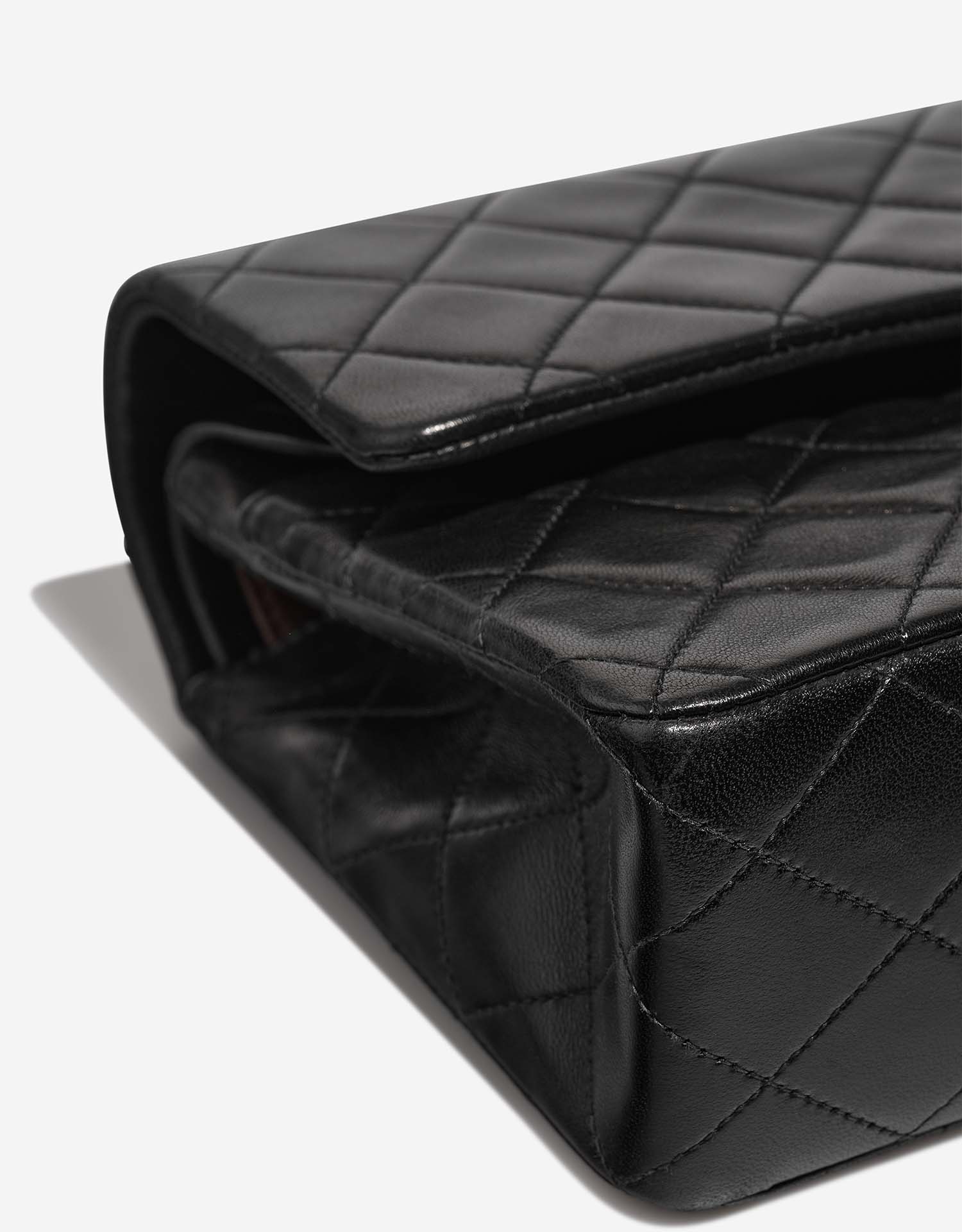 Chanel Timeless Medium Black signs of wear| Sell your designer bag on Saclab.com