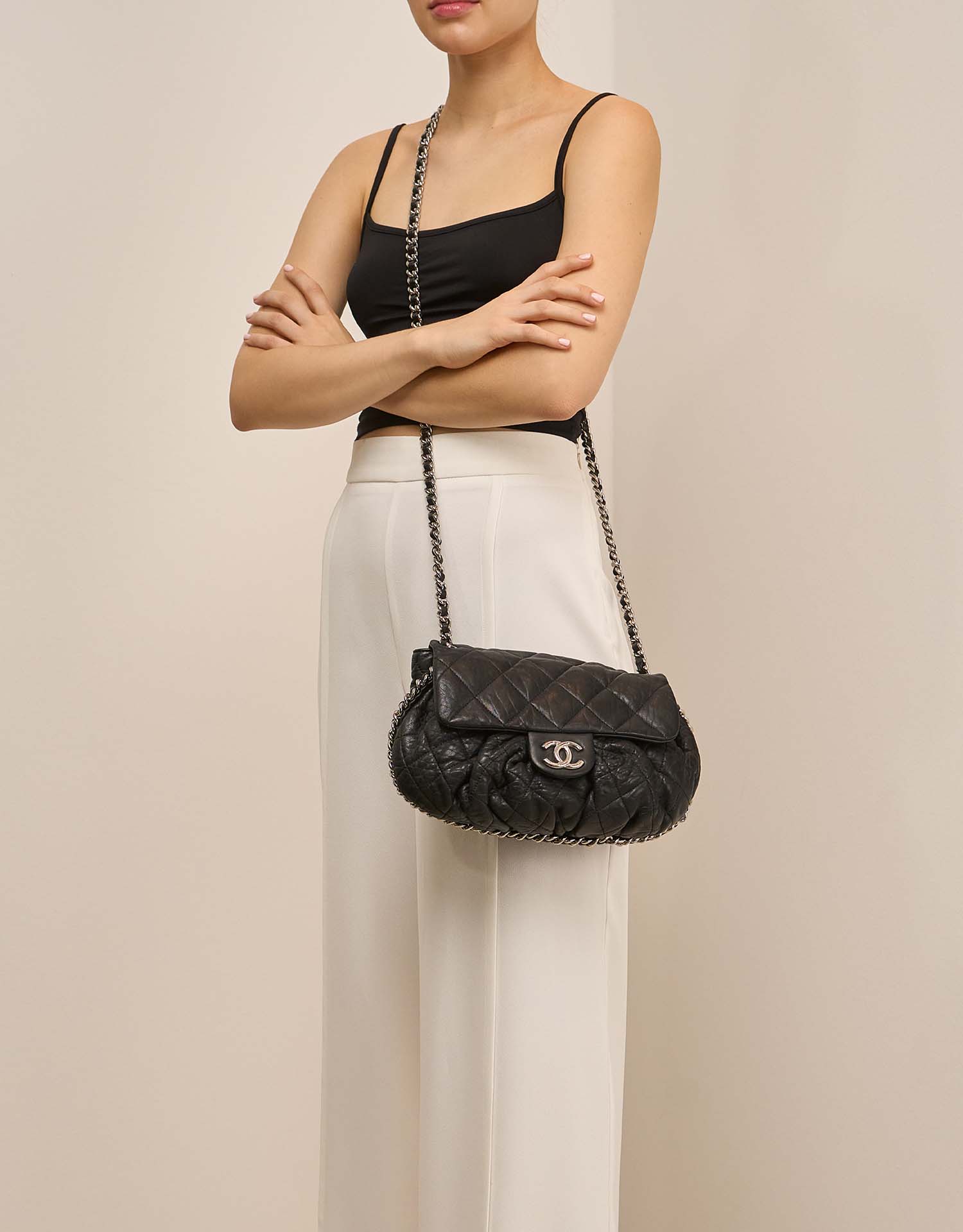 Chanel ChainAround Black on Model | Sell your designer bag on Saclab.com