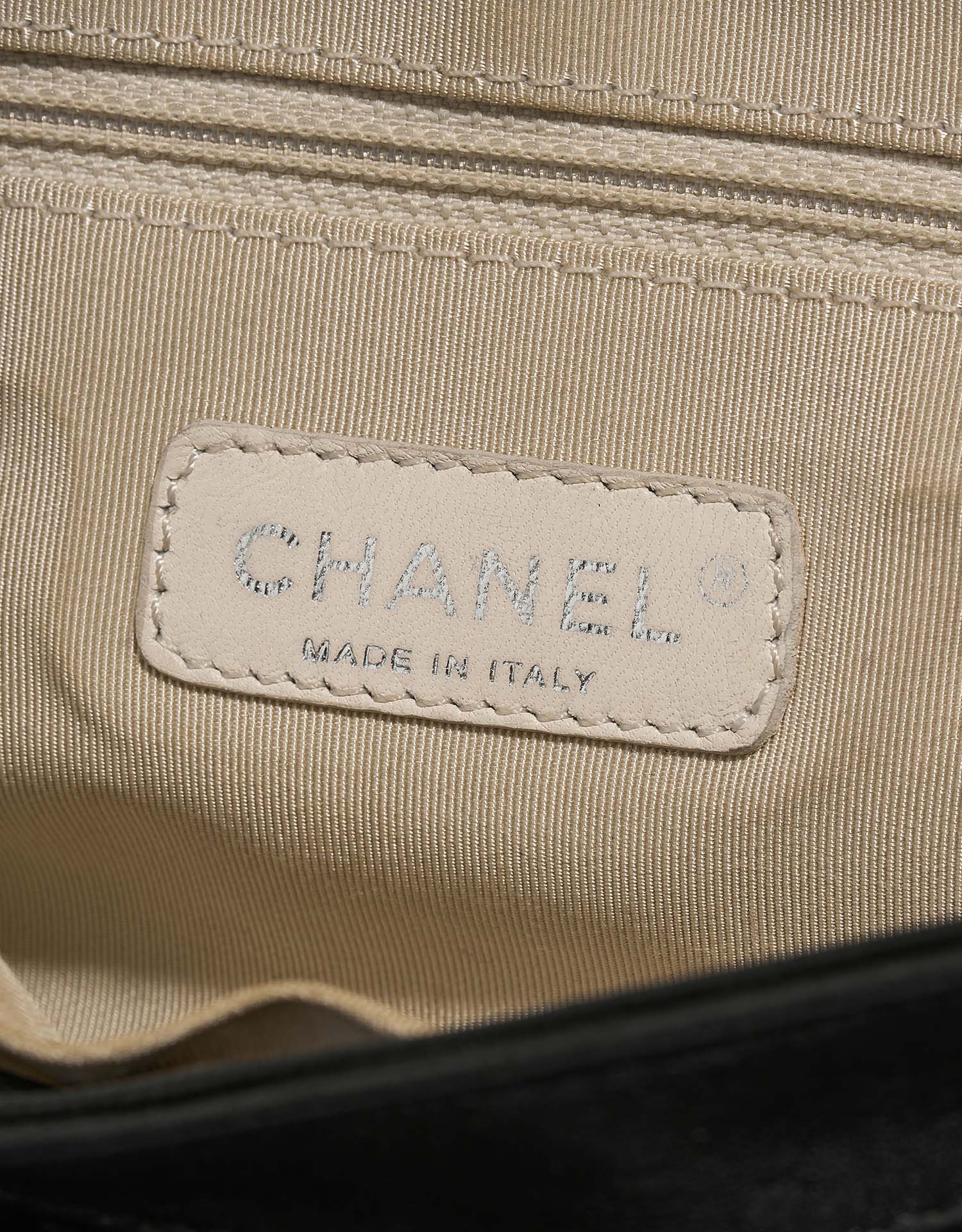 Chanel ChainAround Black Logo  | Sell your designer bag on Saclab.com