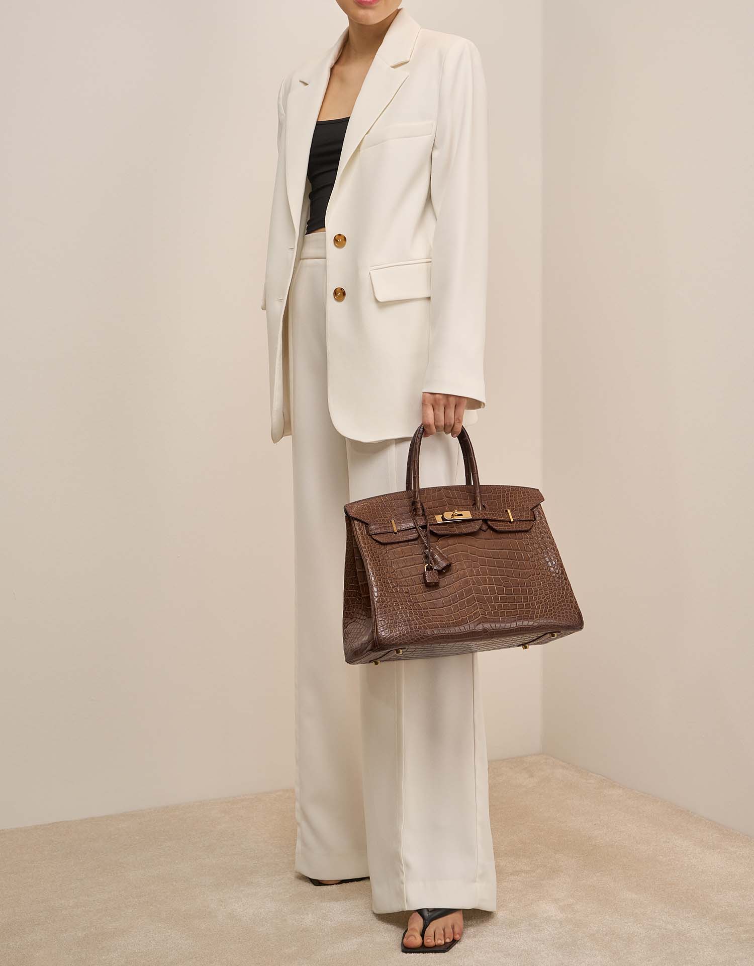 Hermès Birkin 35 MarronDInde on Model | Sell your designer bag on Saclab.com