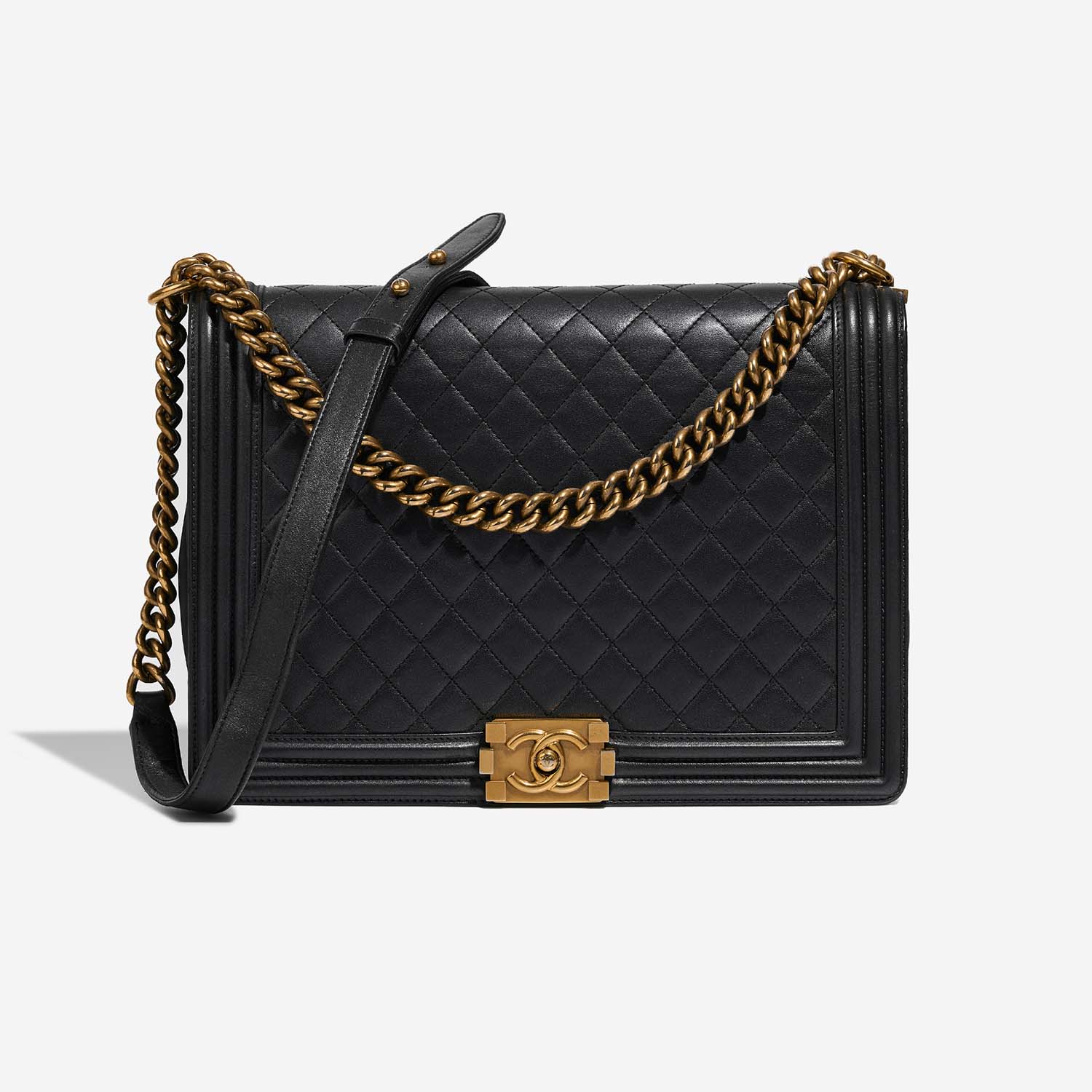 Chanel Boy Large Black Front  S | Sell your designer bag on Saclab.com