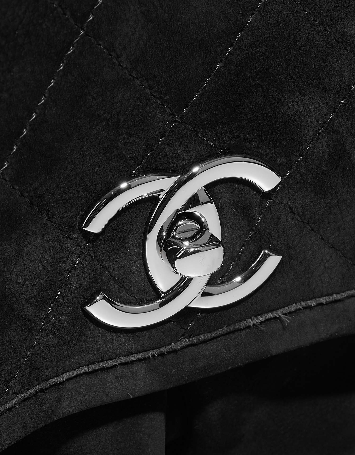 Chanel Timeless Jumbo Black Closing System | Vendez votre sac de créateur sur Saclab.com
