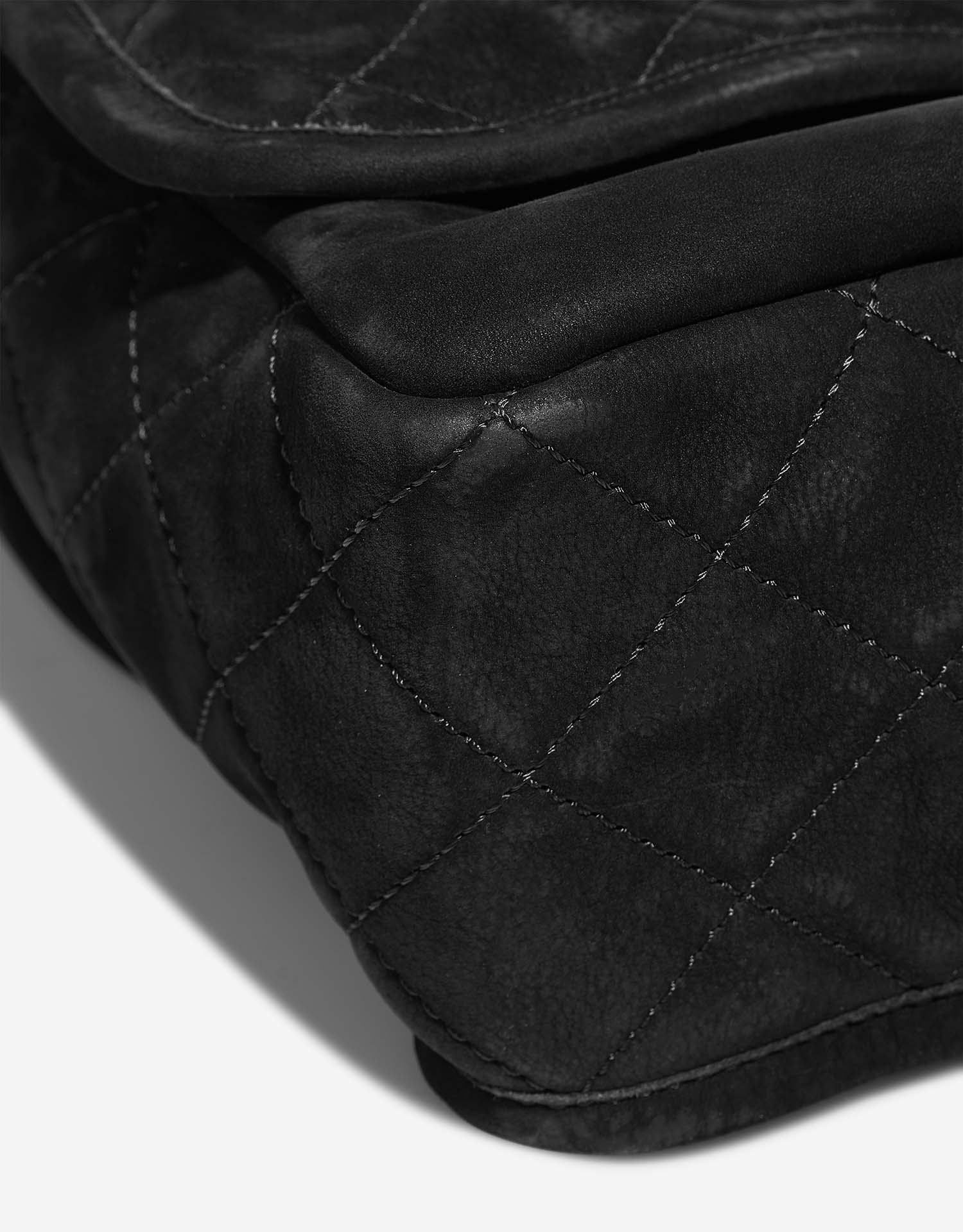 Chanel Timeless Jumbo Black signes d'usure | Vendez votre sac de créateur sur Saclab.com
