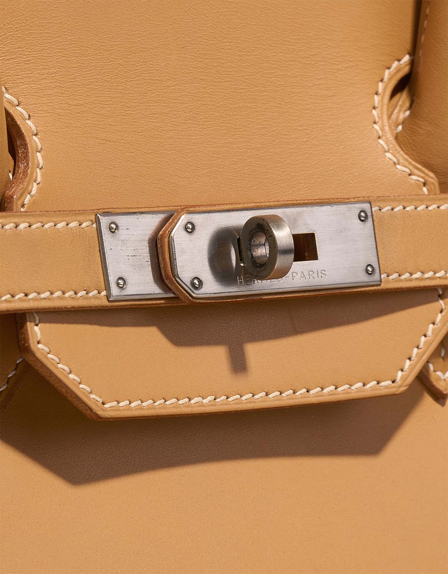 Hermès Birkin 35 Naturel Verschluss-System | Verkaufen Sie Ihre Designer-Tasche auf Saclab.com