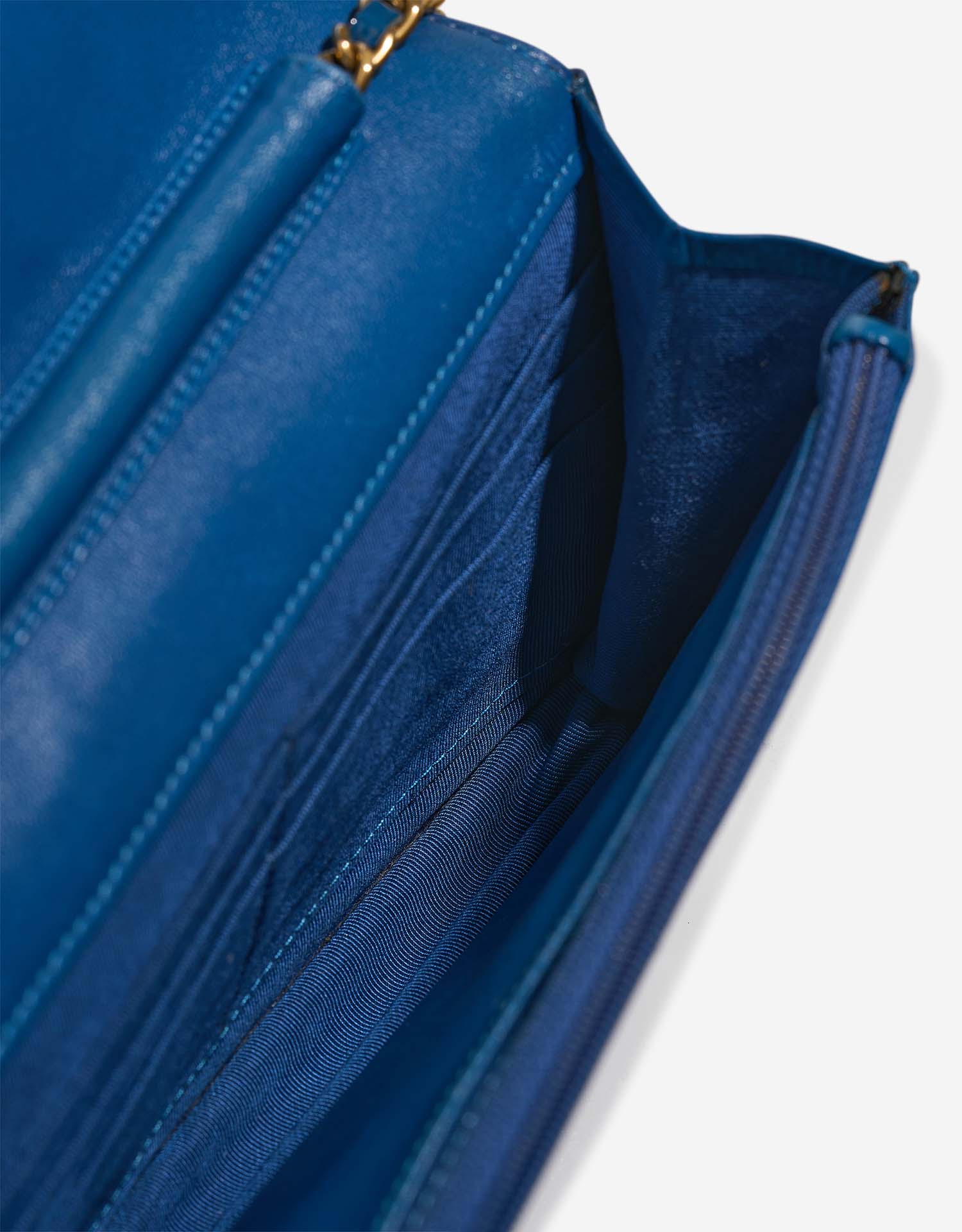 Chanel 255 WOC Blue Inside  | Sell your designer bag on Saclab.com