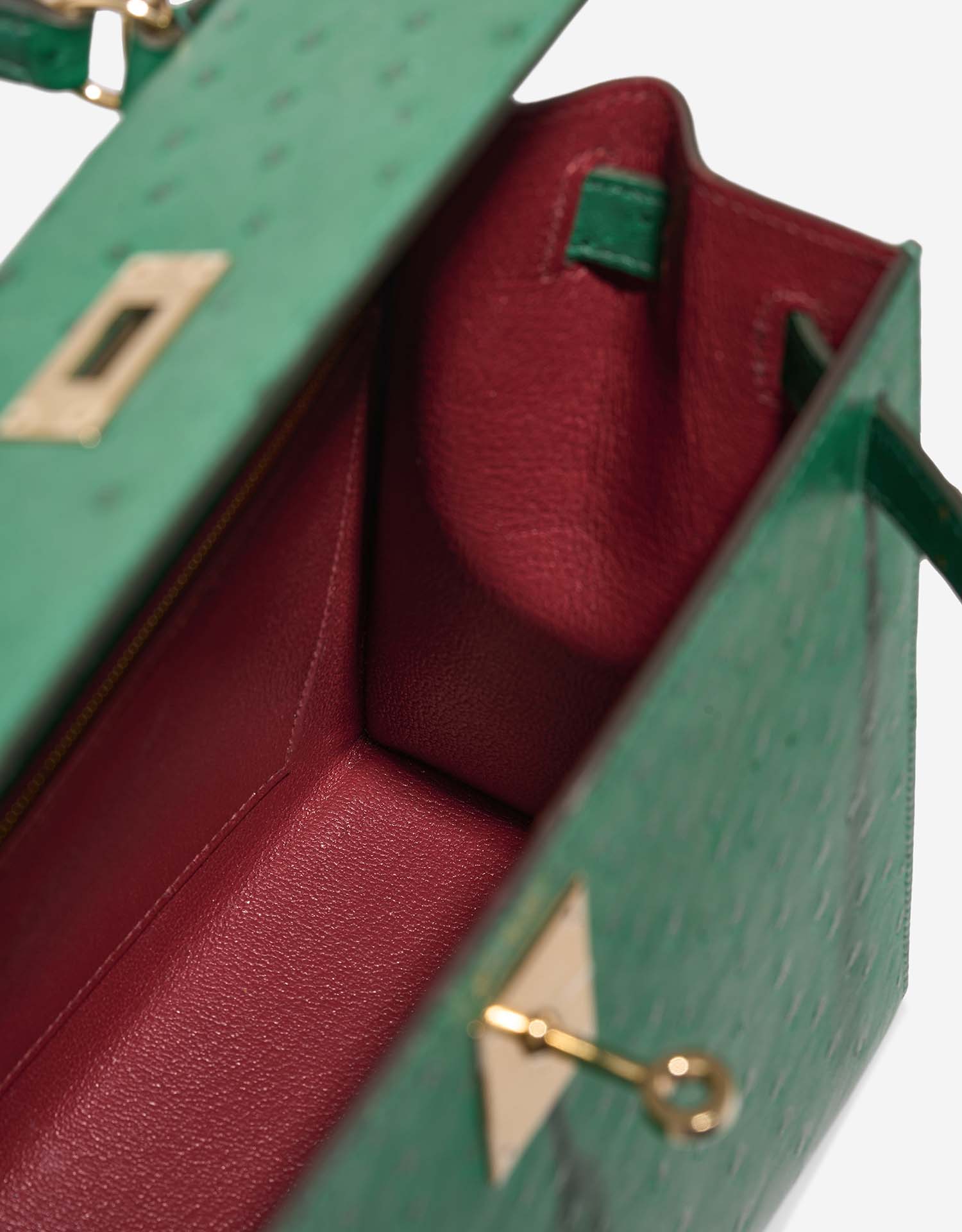 Hermès Kelly 28 VertVerone-RougeH Inside | Vendez votre sac de créateur sur Saclab.com