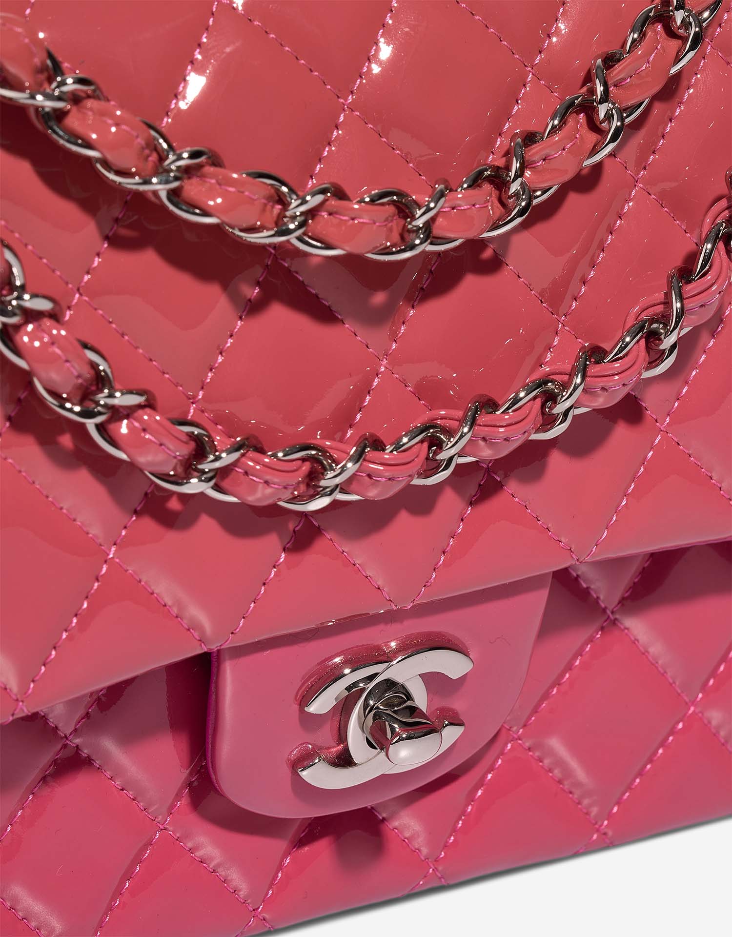 Chanel Timeless Medium HotPink-Fuchsia Closing System  | Sell your designer bag on Saclab.com