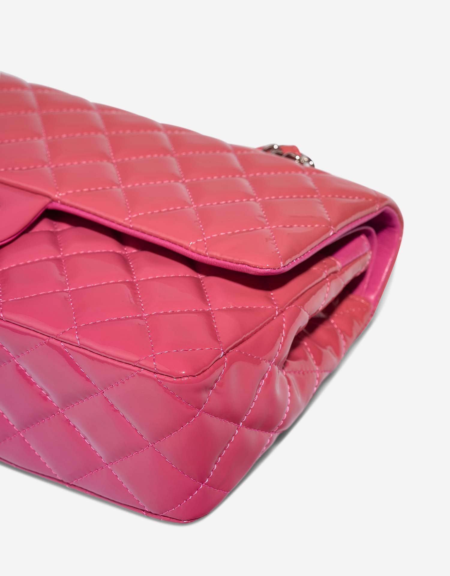 Chanel Timeless Medium HotPink-Fuchsia signs of wear | Sell your designer bag on Saclab.com