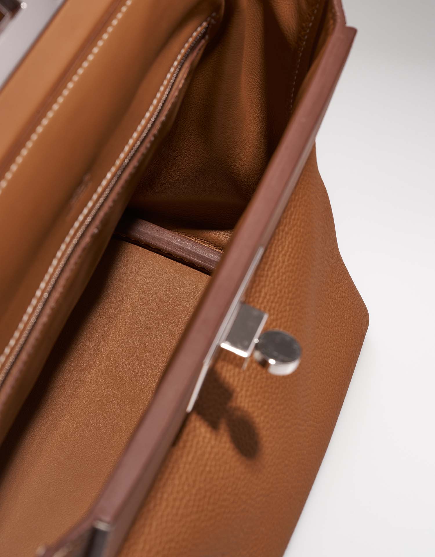 Hermès 24-24 29 Gold Inside  | Sell your designer bag on Saclab.com