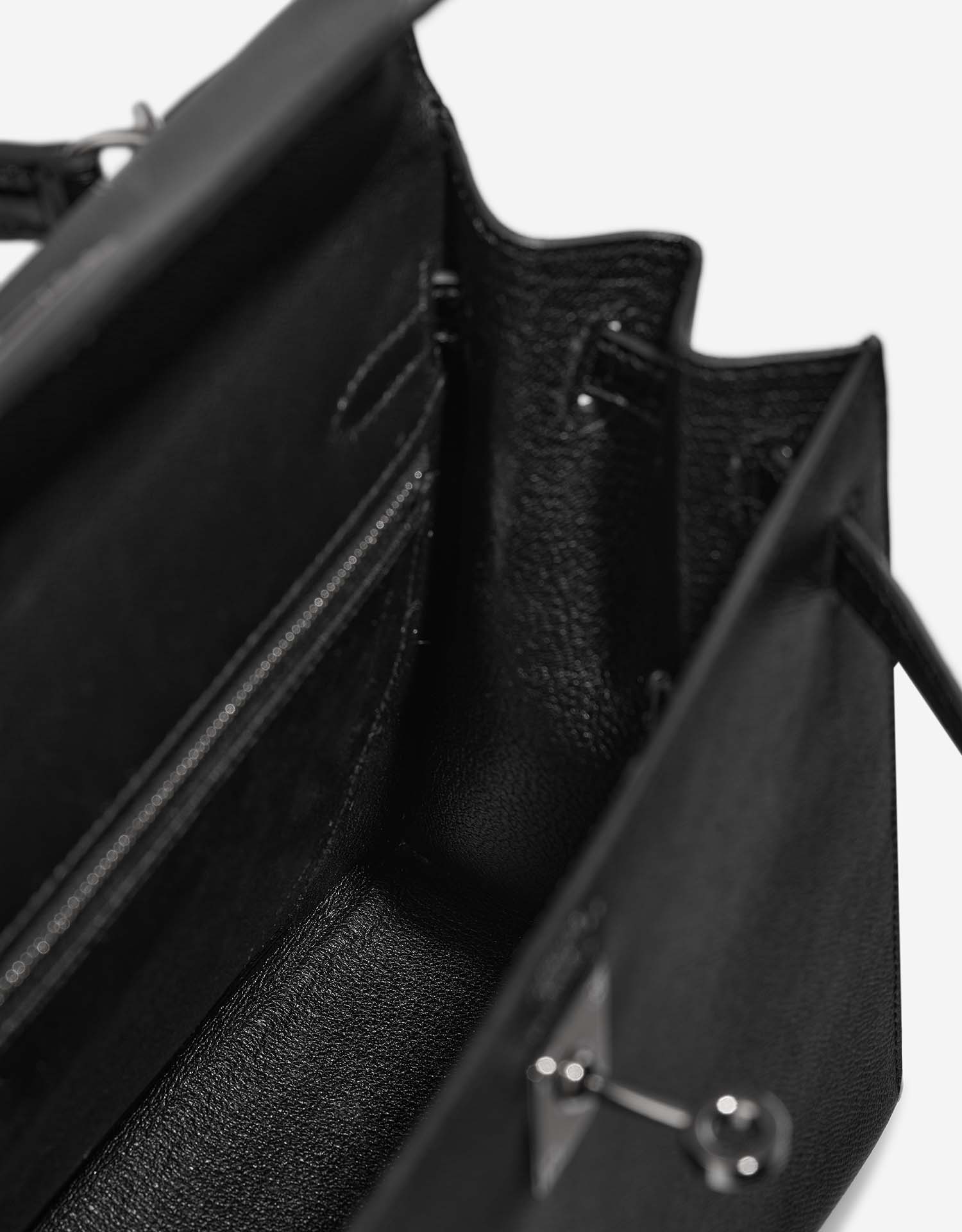Hermès Kelly 25 Black Inside  | Sell your designer bag on Saclab.com