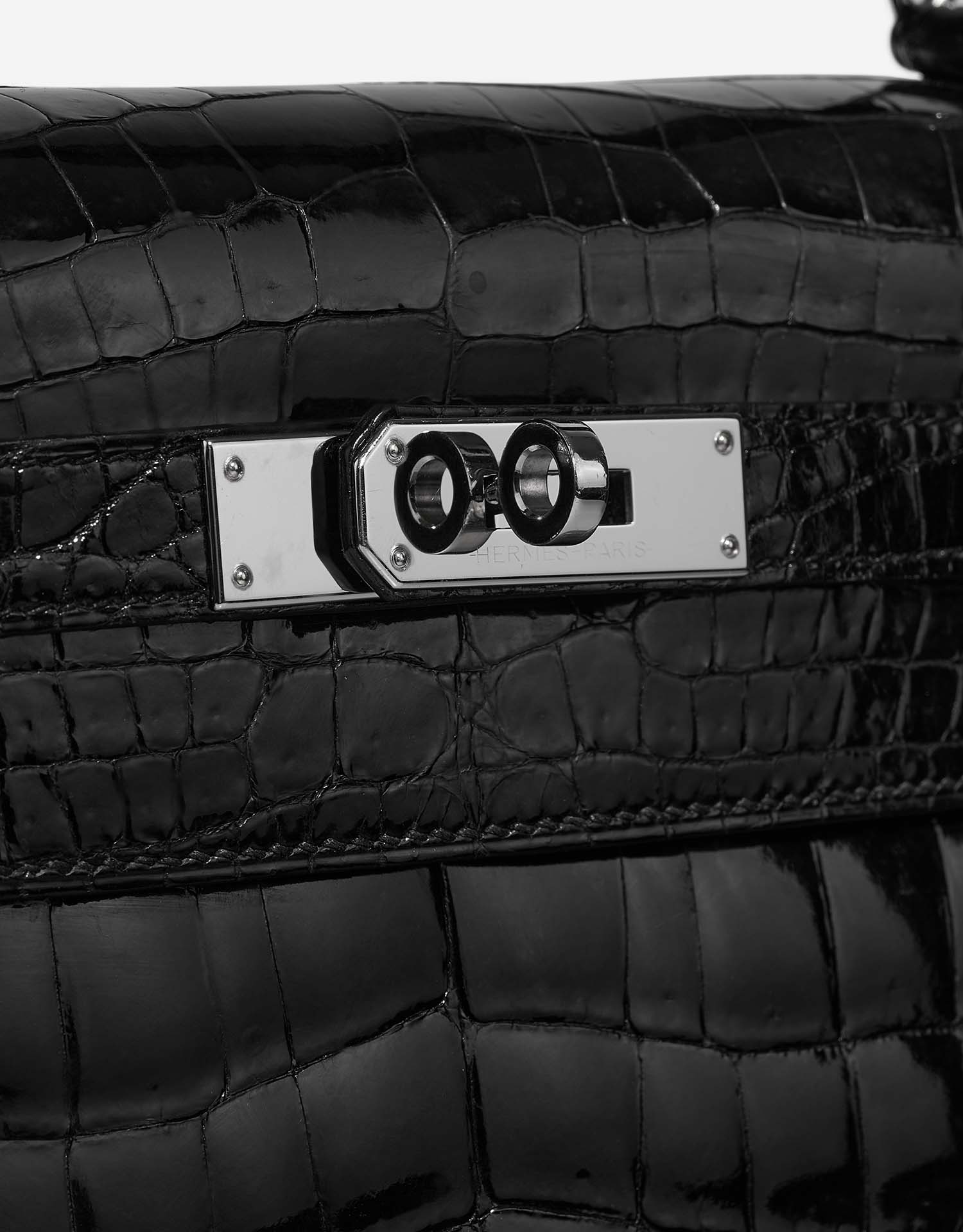 Hermès Kelly 32 Schwarz Verschluss-System | Verkaufen Sie Ihre Designer-Tasche auf Saclab.com