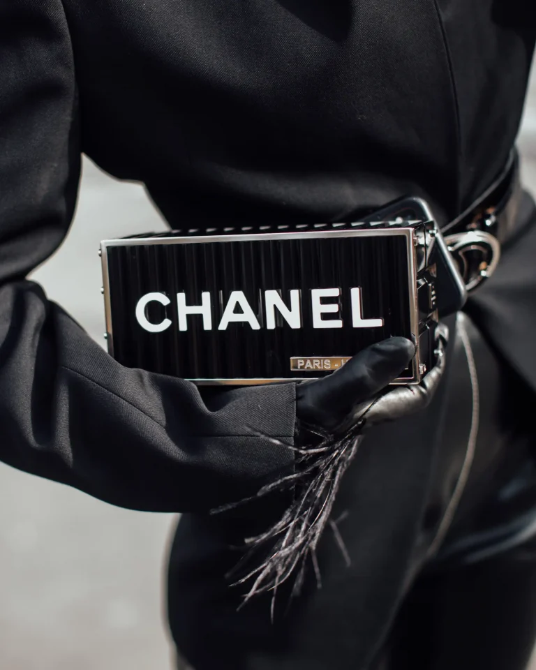 Pochette de Chanel de couleur noir