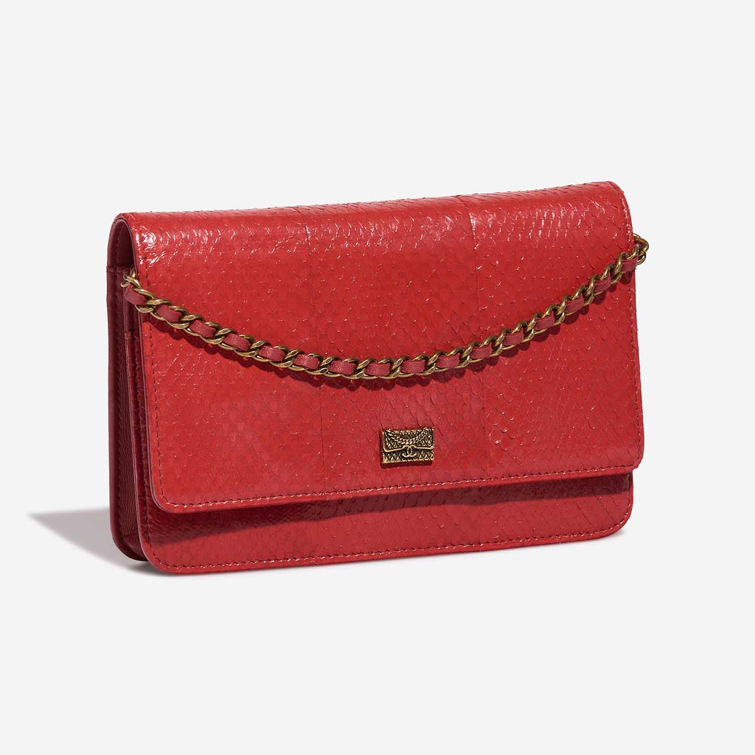 Chanel WalletOnChain Red Side Front  | Sell your designer bag on Saclab.com