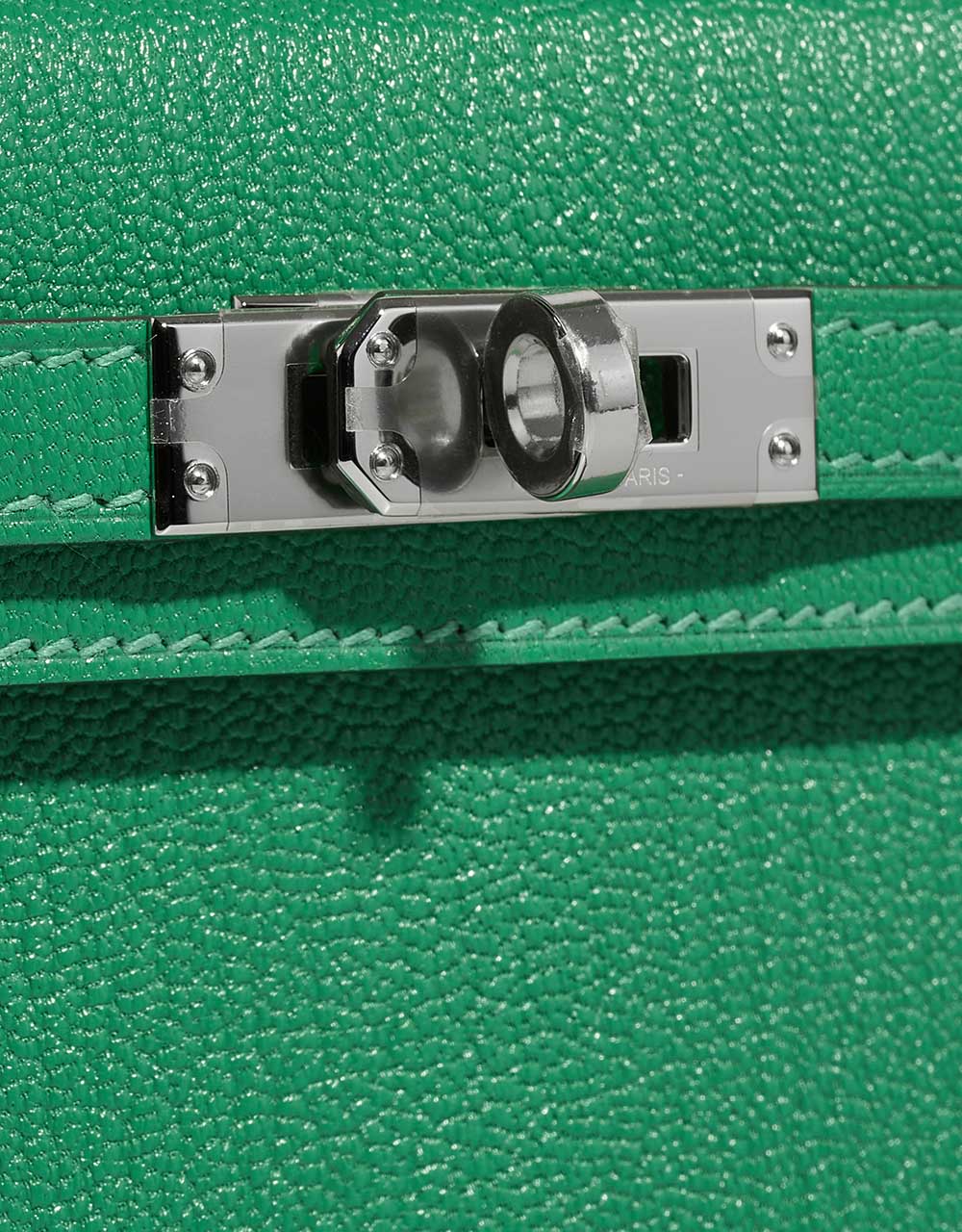 Hermès Kelly Mini Menthe Closing System  | Sell your designer bag on Saclab.com