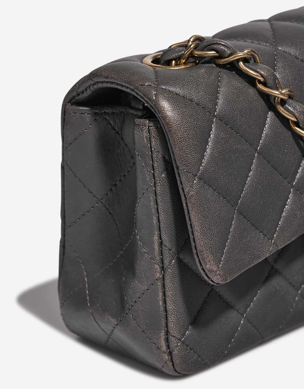 Chanel Timeless MiniRectangular Anthracite signs of wear 1 | Sell your designer bag on Saclab.com