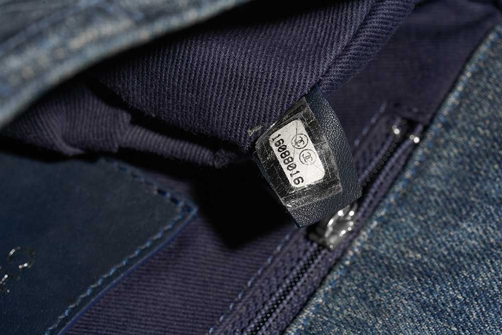 Chanel Timeless Medium Blue D6 | Sell your designer bag on Saclab.com